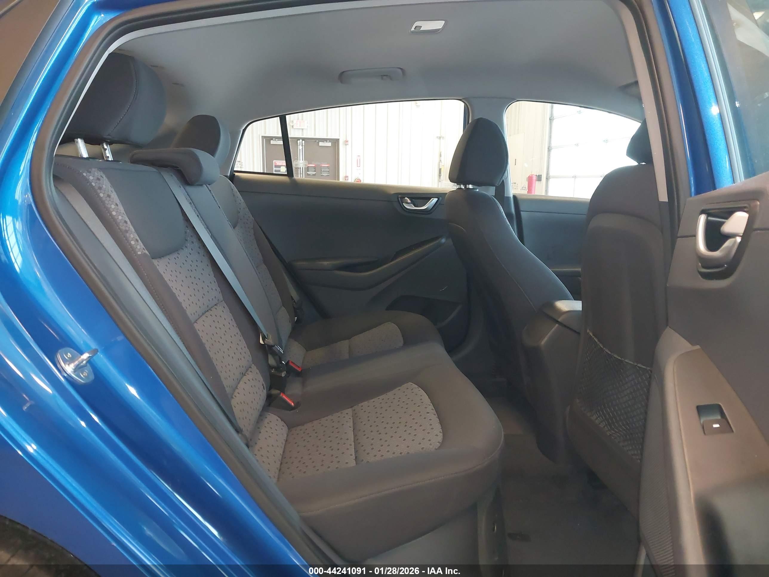 HYUNDAI IONIQ image 8