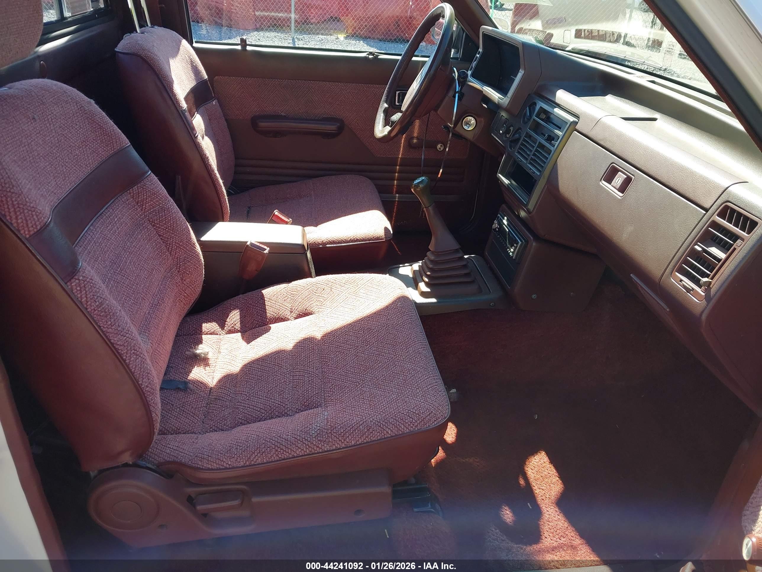 MAZDA B2000 image 5