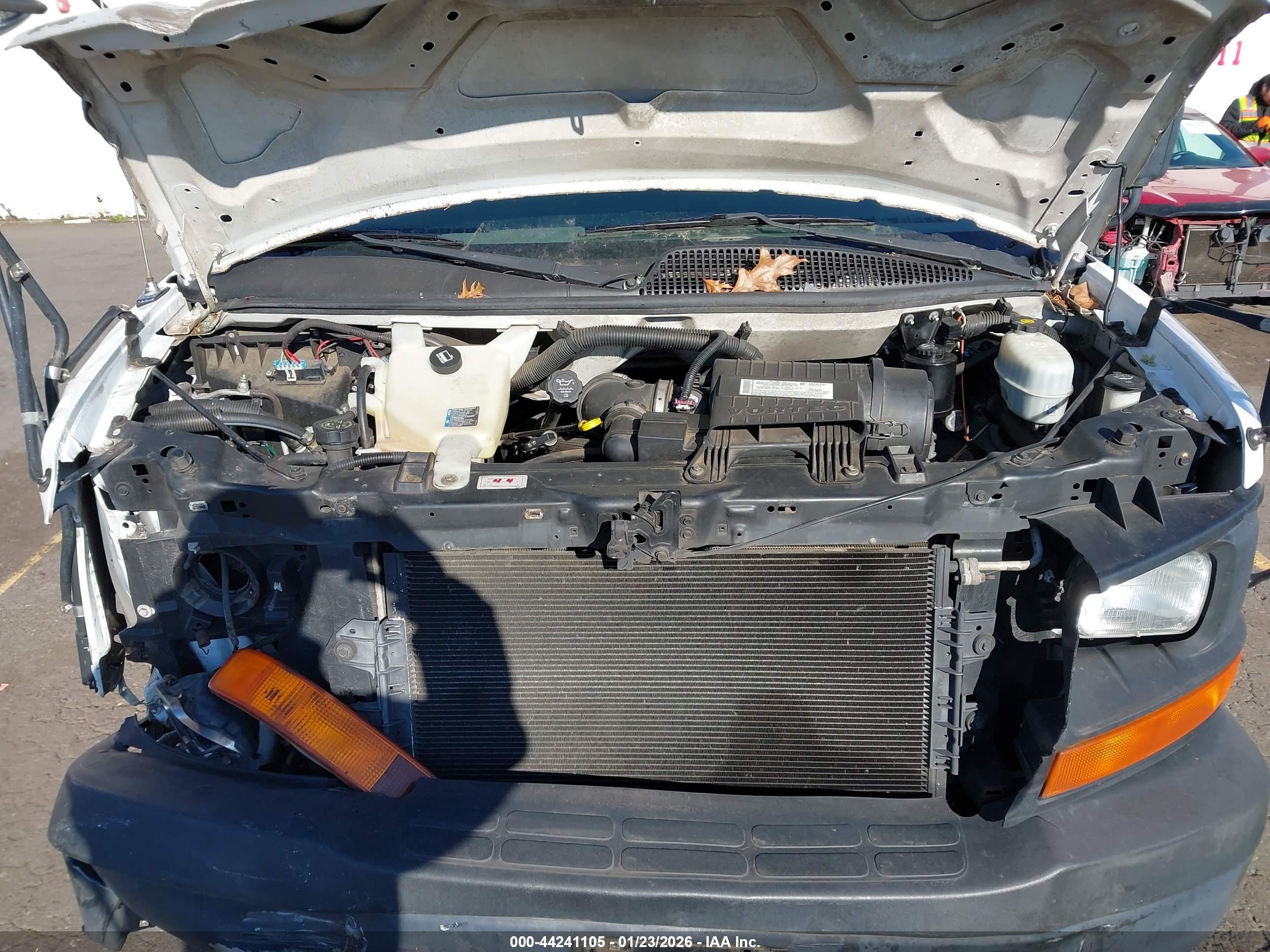 CHEVROLET EXPRESS image 10
