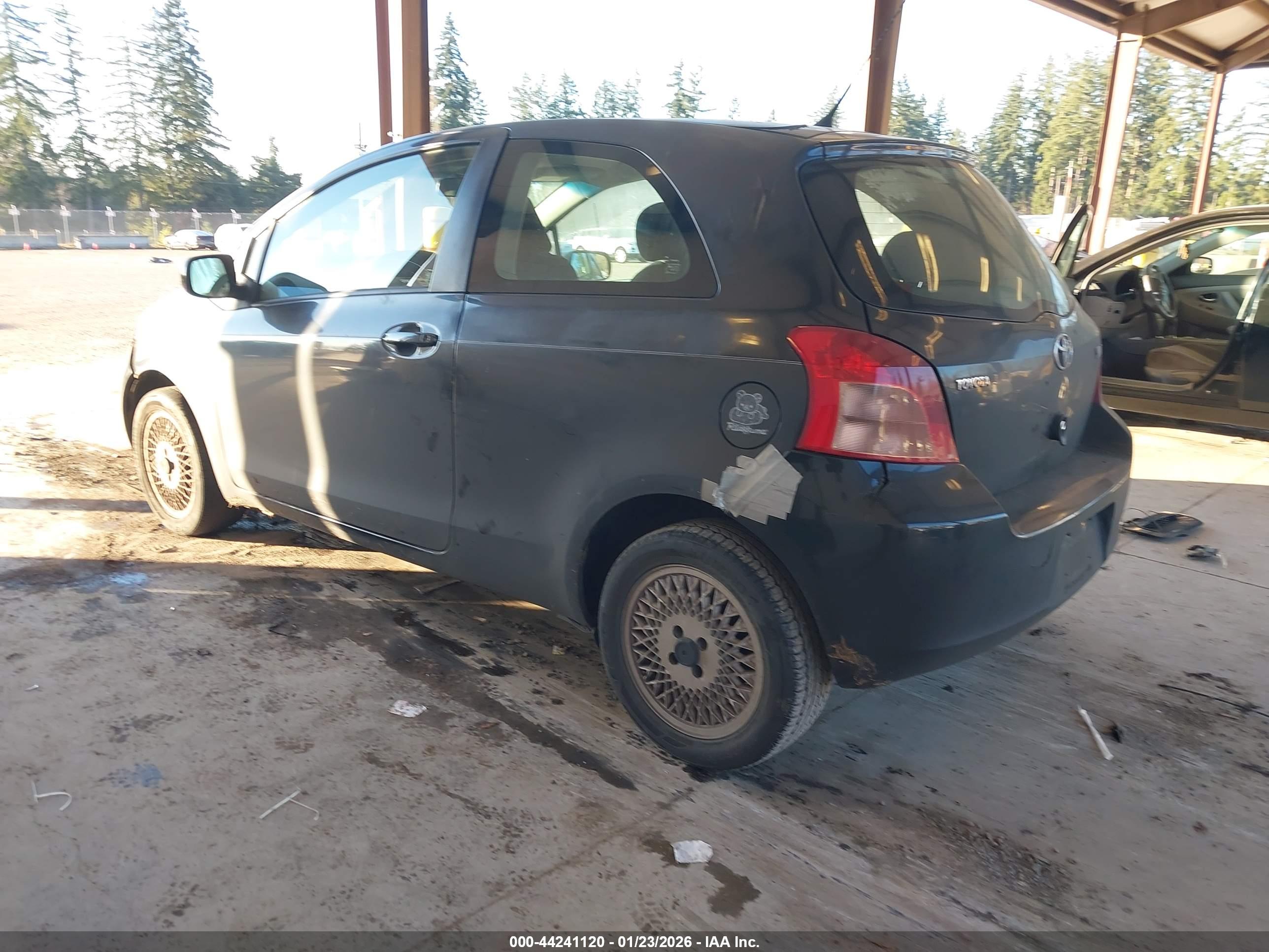 TOYOTA YARIS image 3