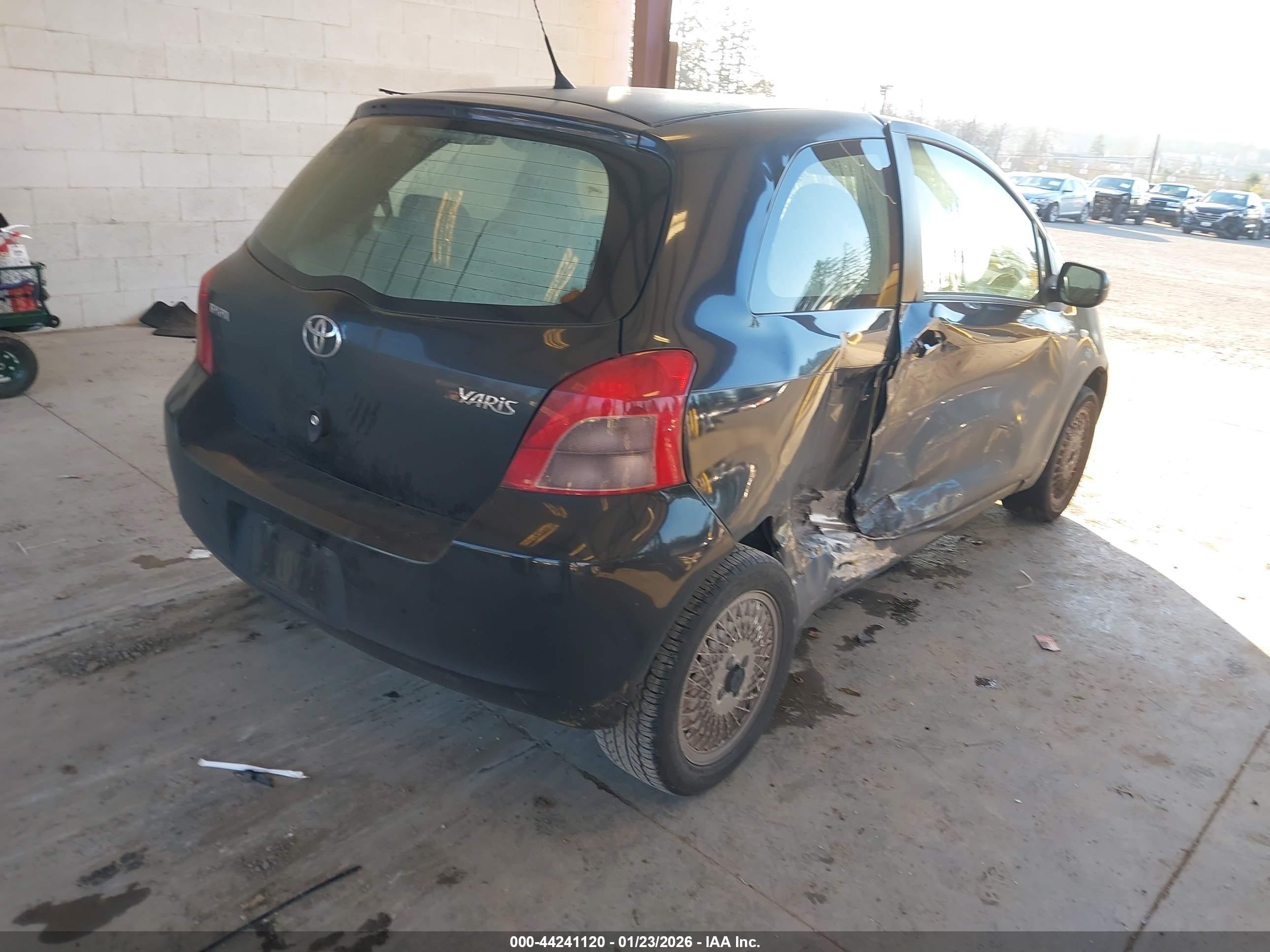 TOYOTA YARIS image 4