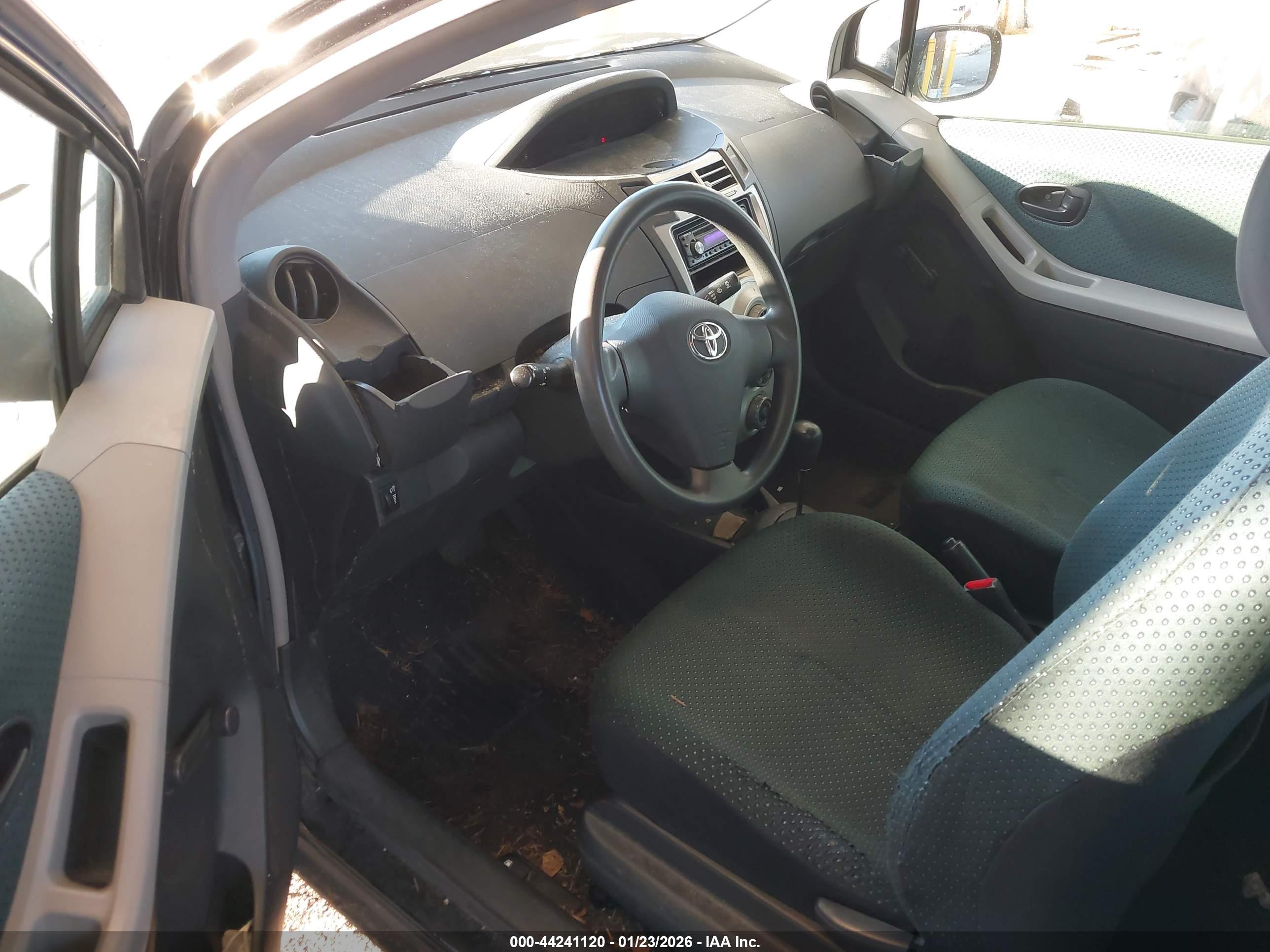 TOYOTA YARIS image 5