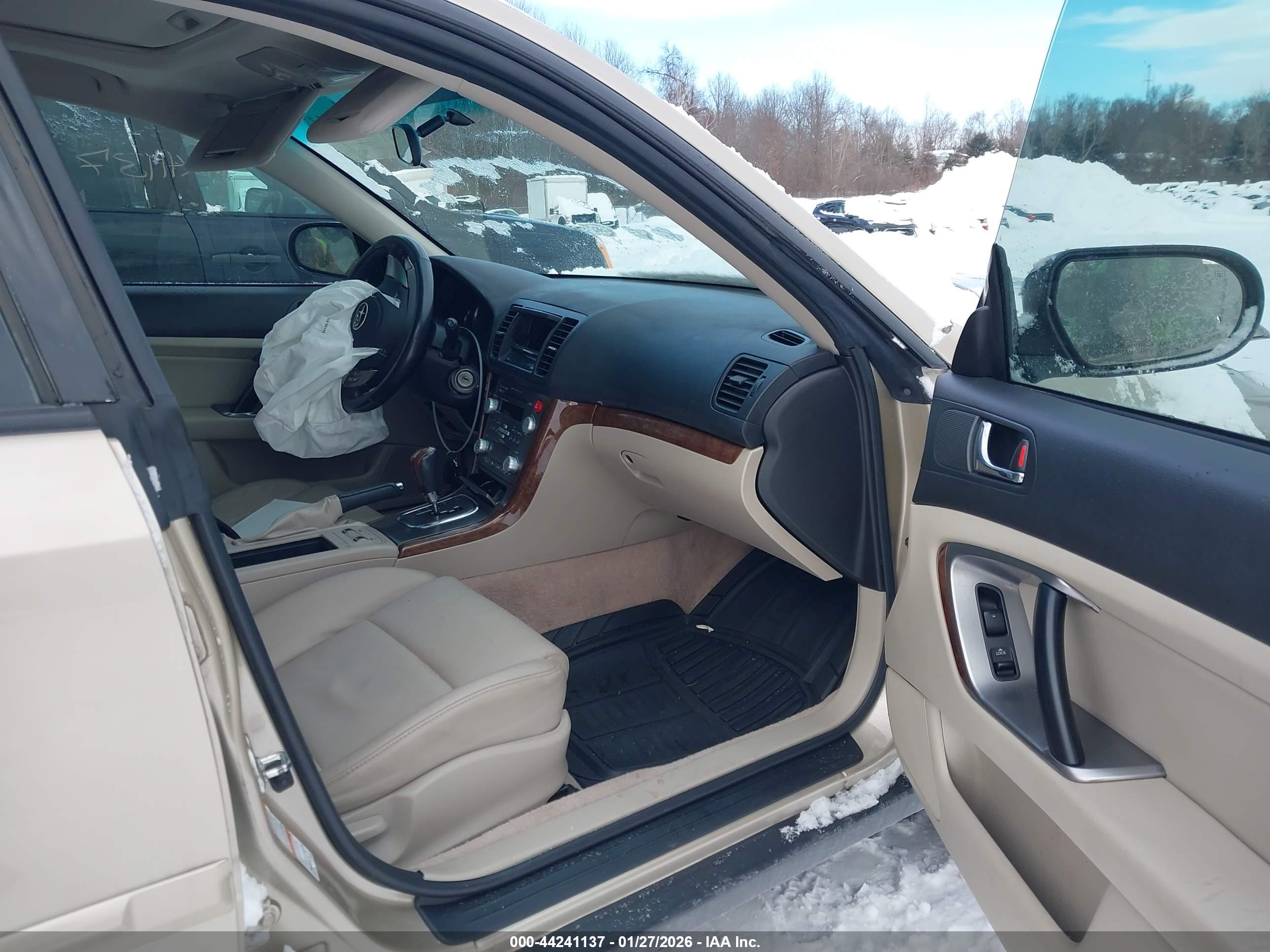 SUBARU OUTBACK image 5