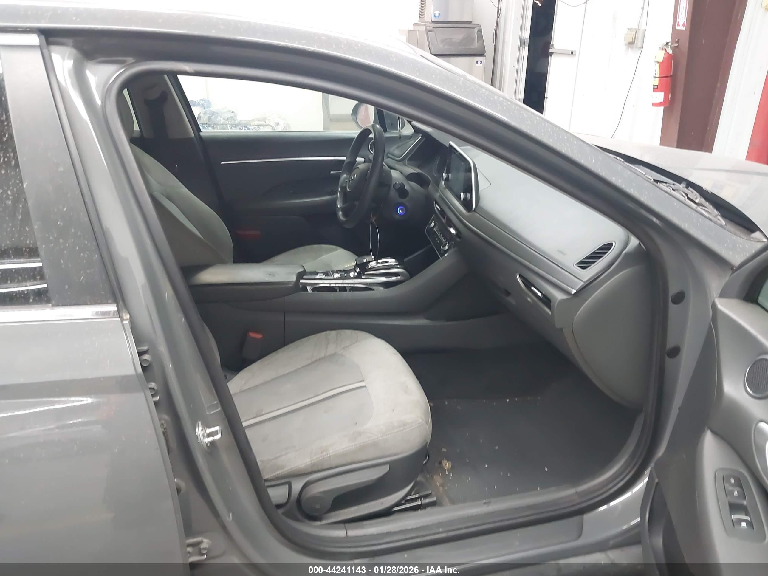 HYUNDAI SONATA image 5