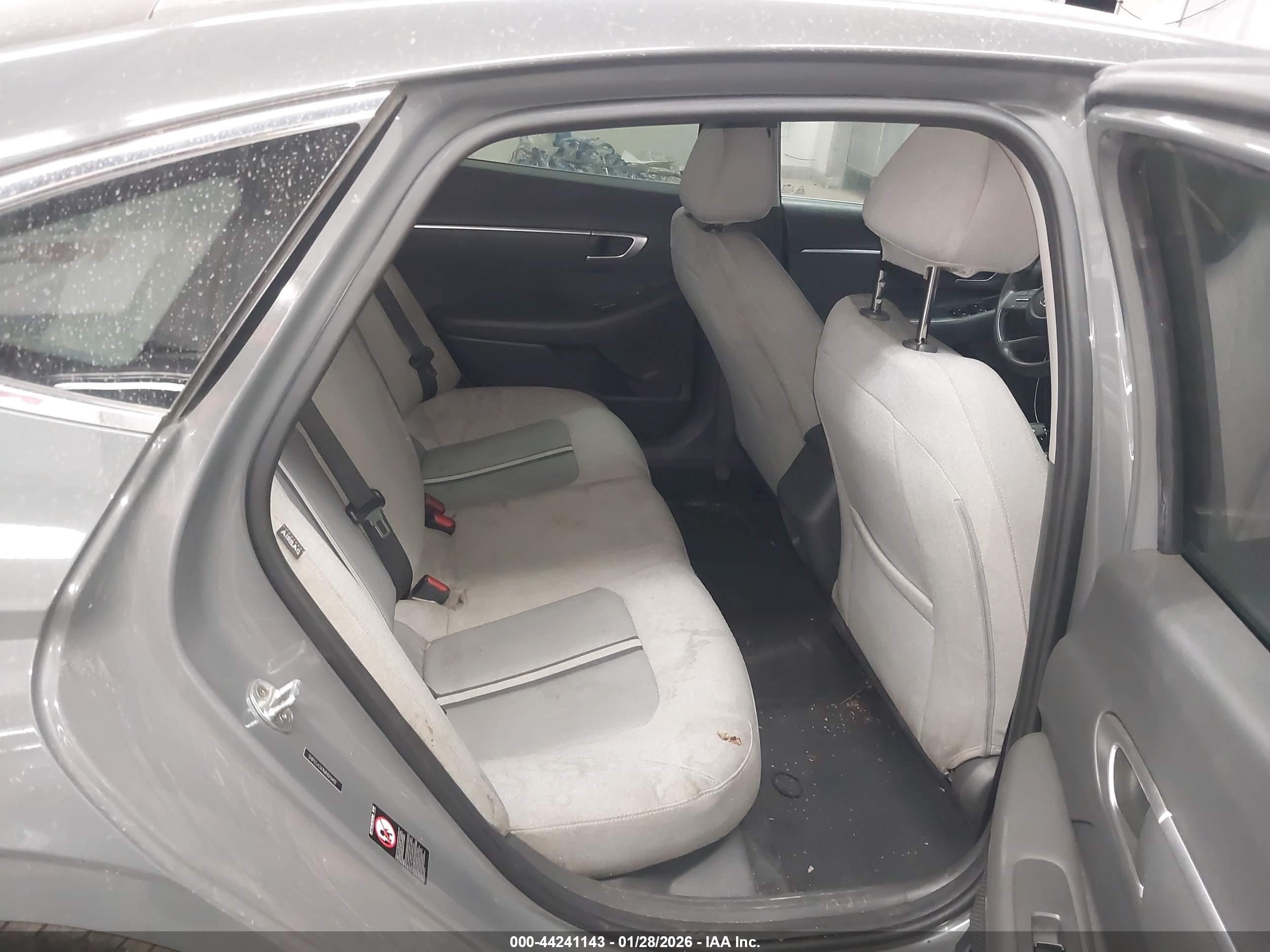 HYUNDAI SONATA image 8
