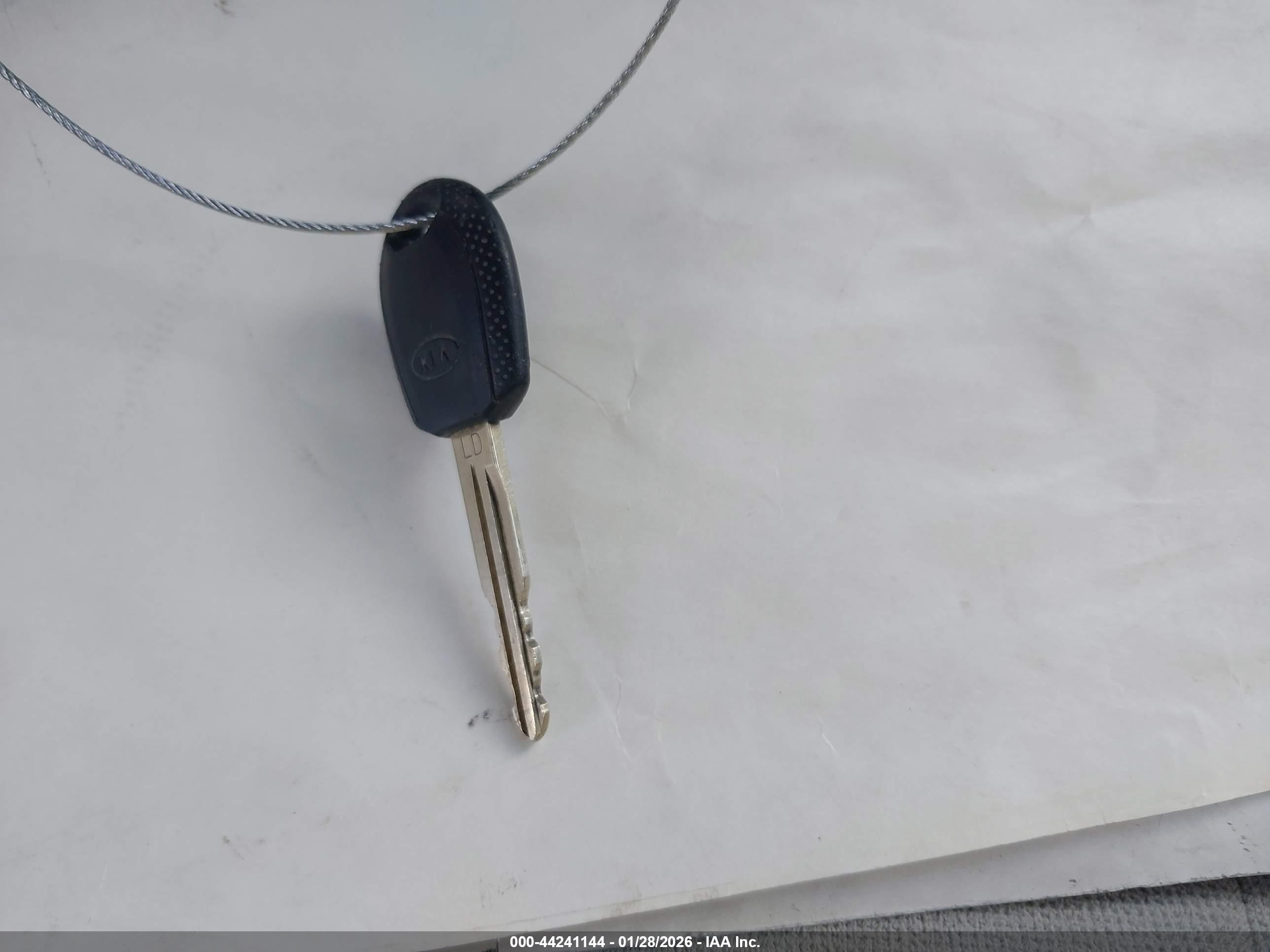 KIA SPECTRA image 11