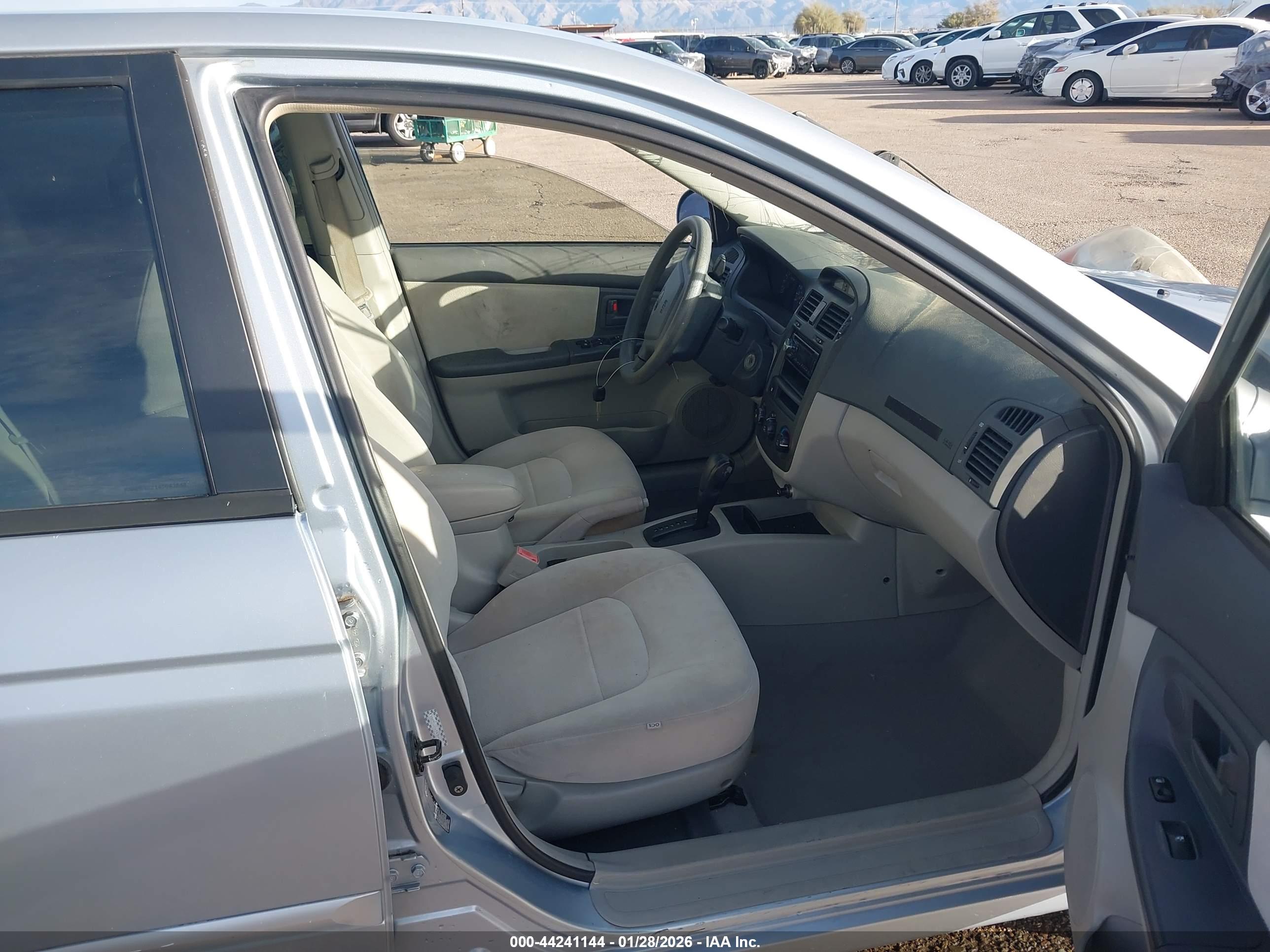 KIA SPECTRA image 5