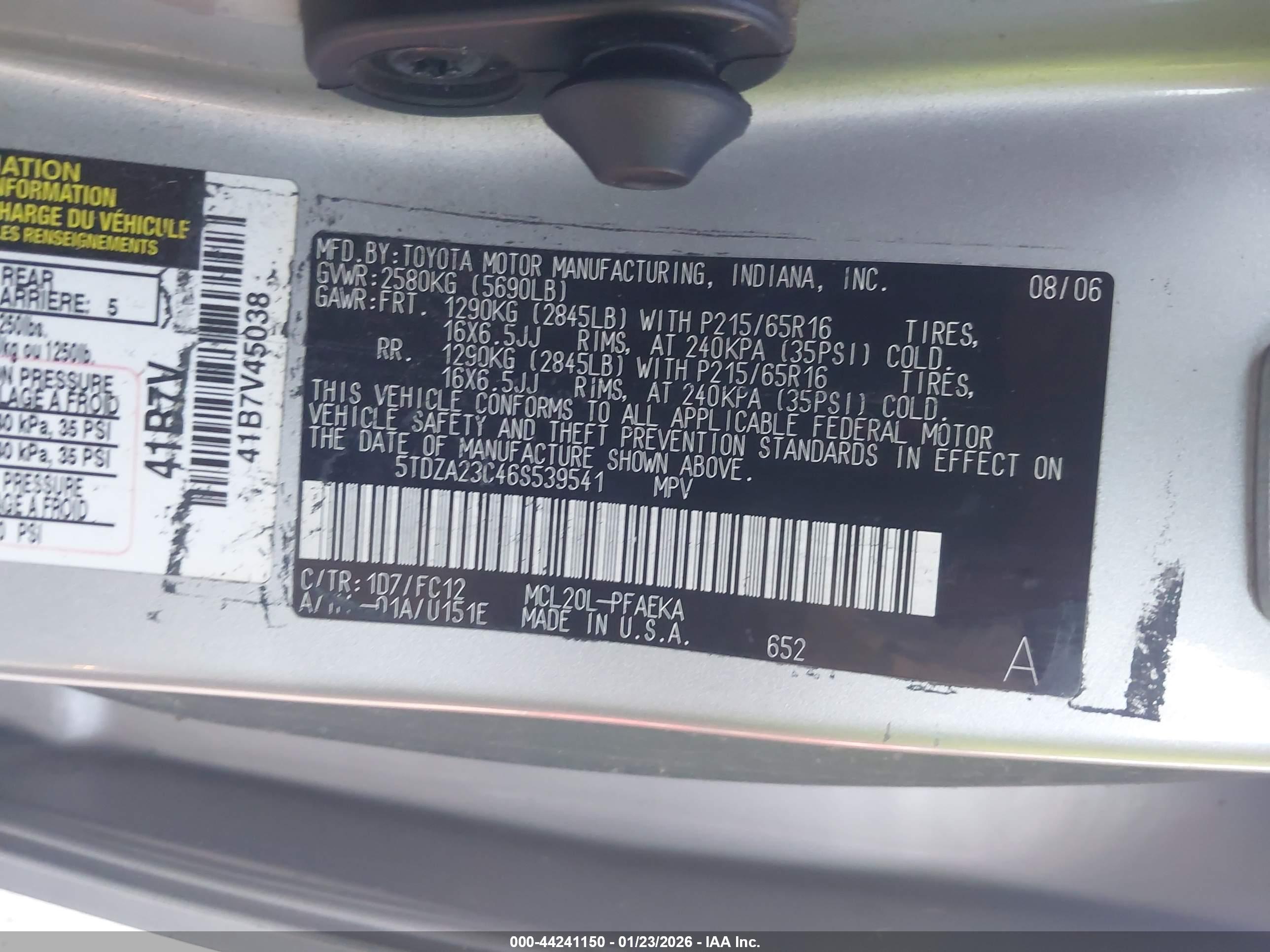 TOYOTA SIENNA image 9
