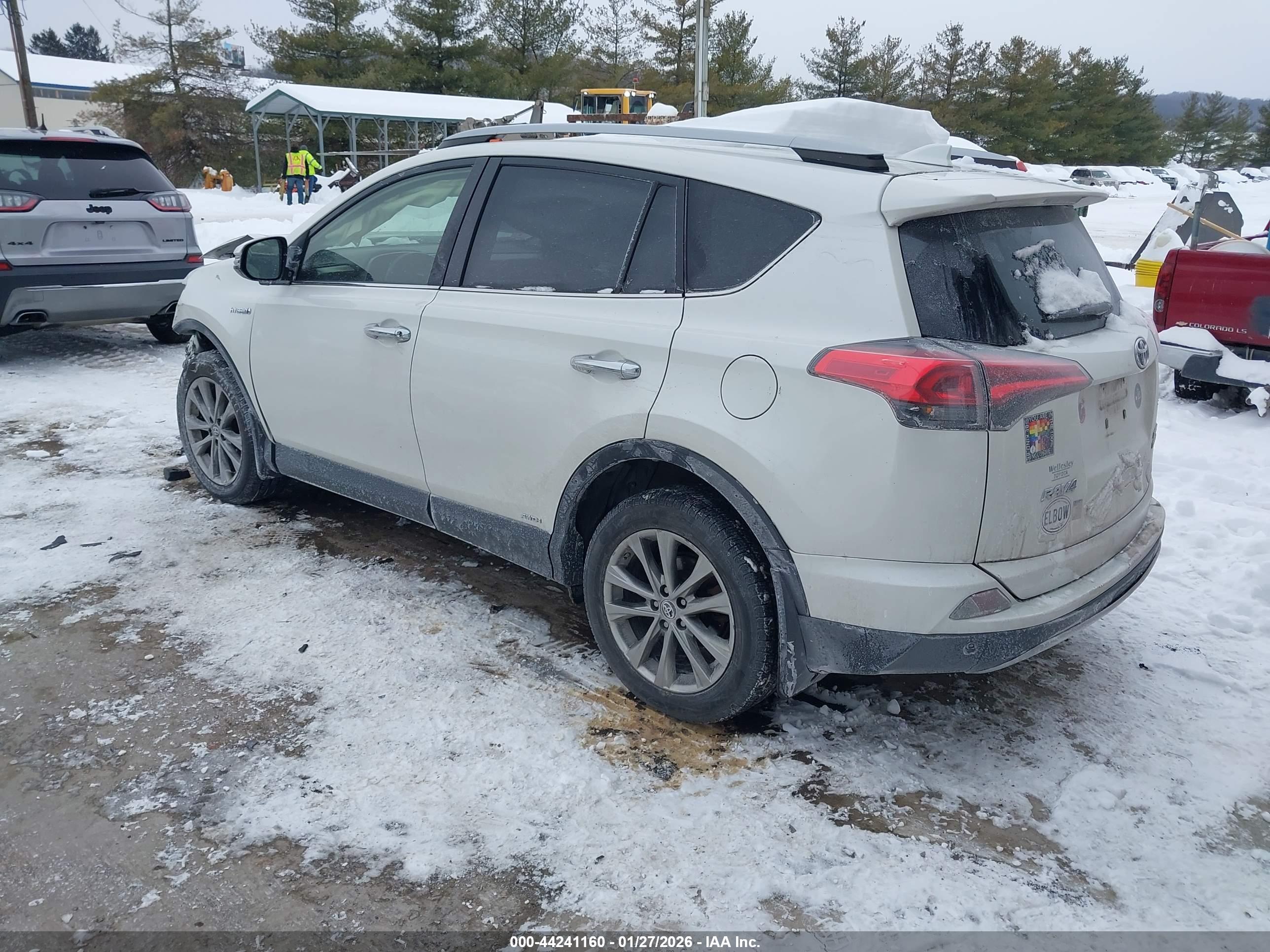 TOYOTA RAV4 image 3