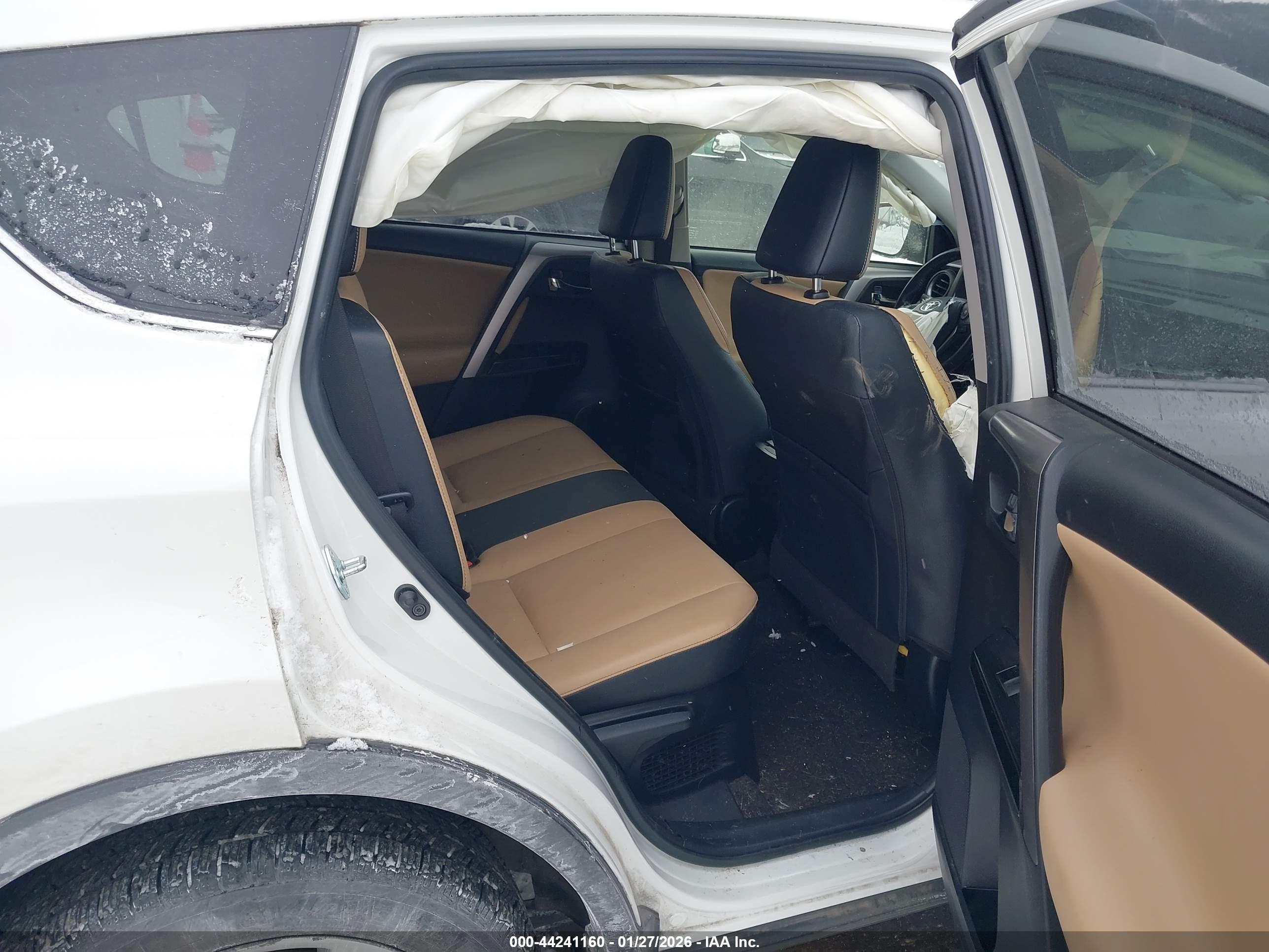 TOYOTA RAV4 image 8