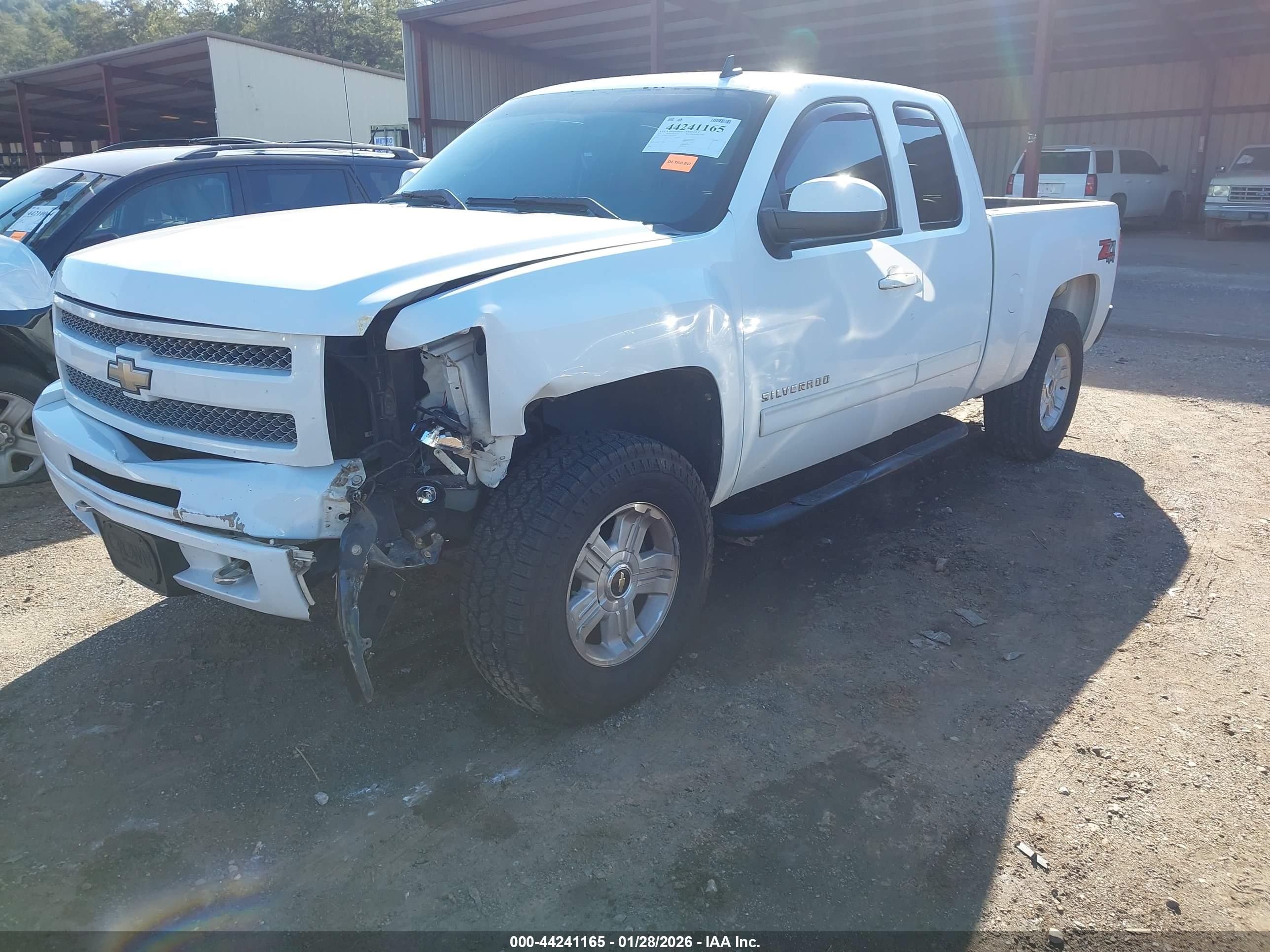 CHEVROLET SILVERADO image 2