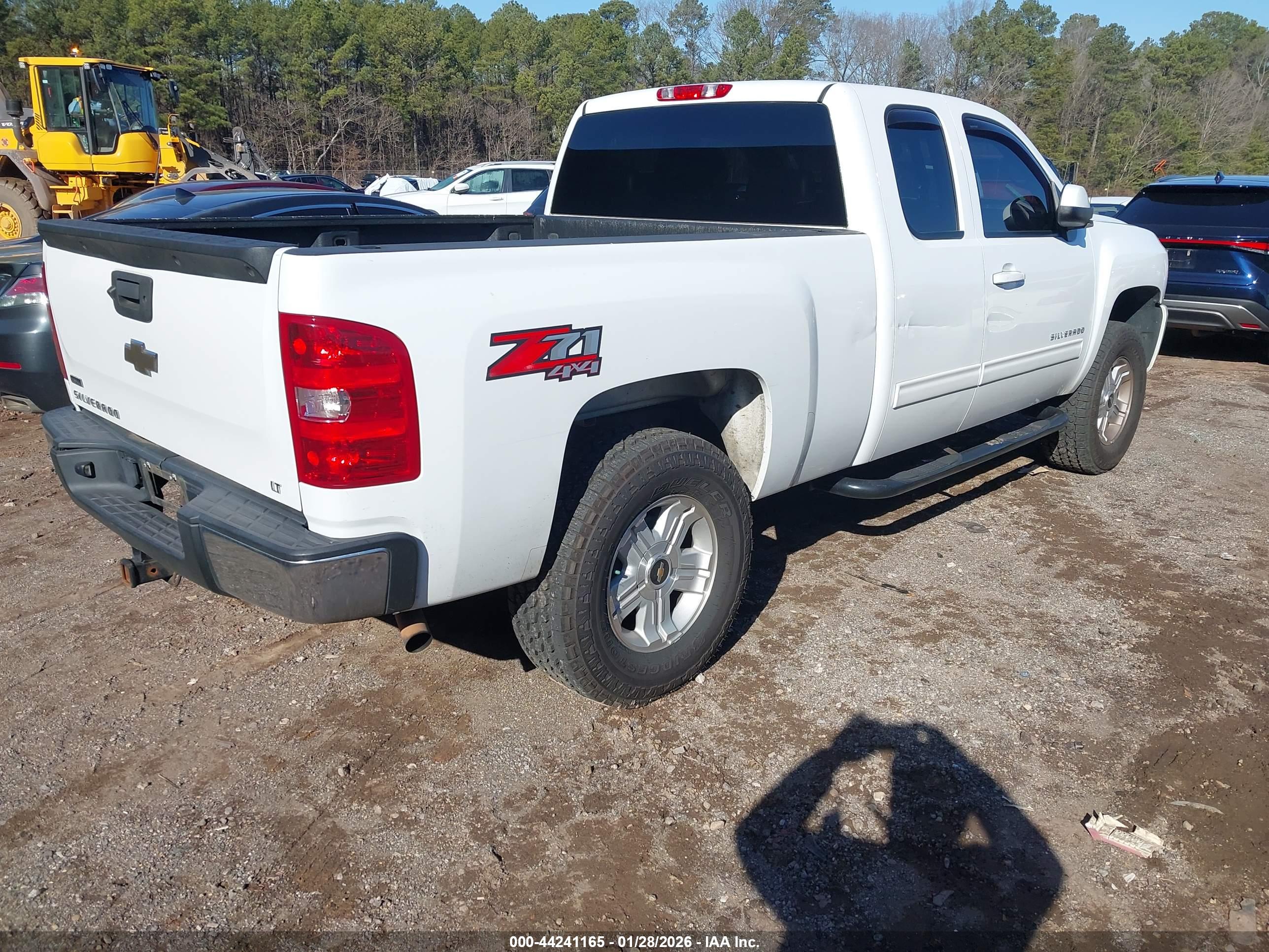CHEVROLET SILVERADO image 4