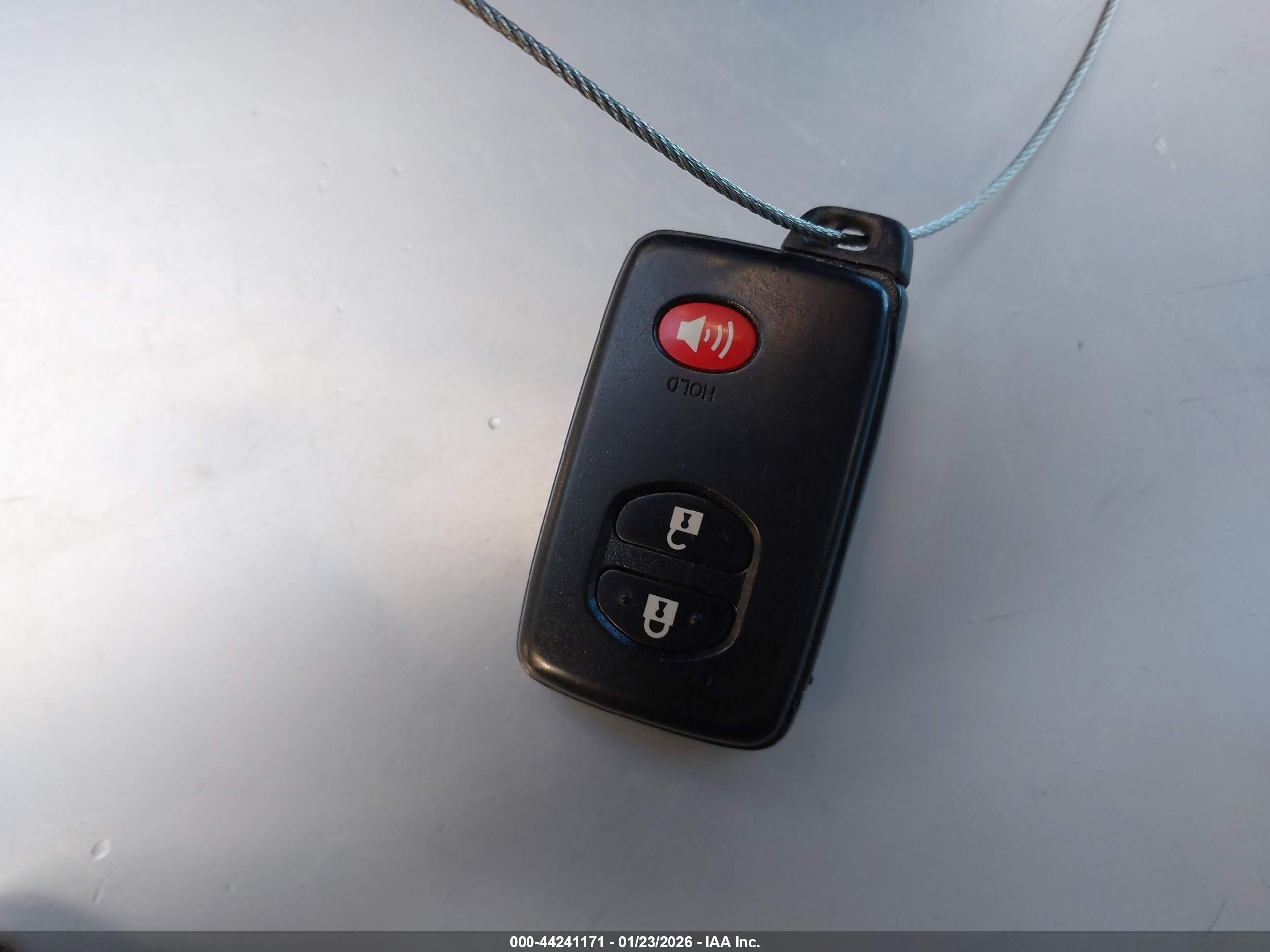 TOYOTA RAV4 image 11