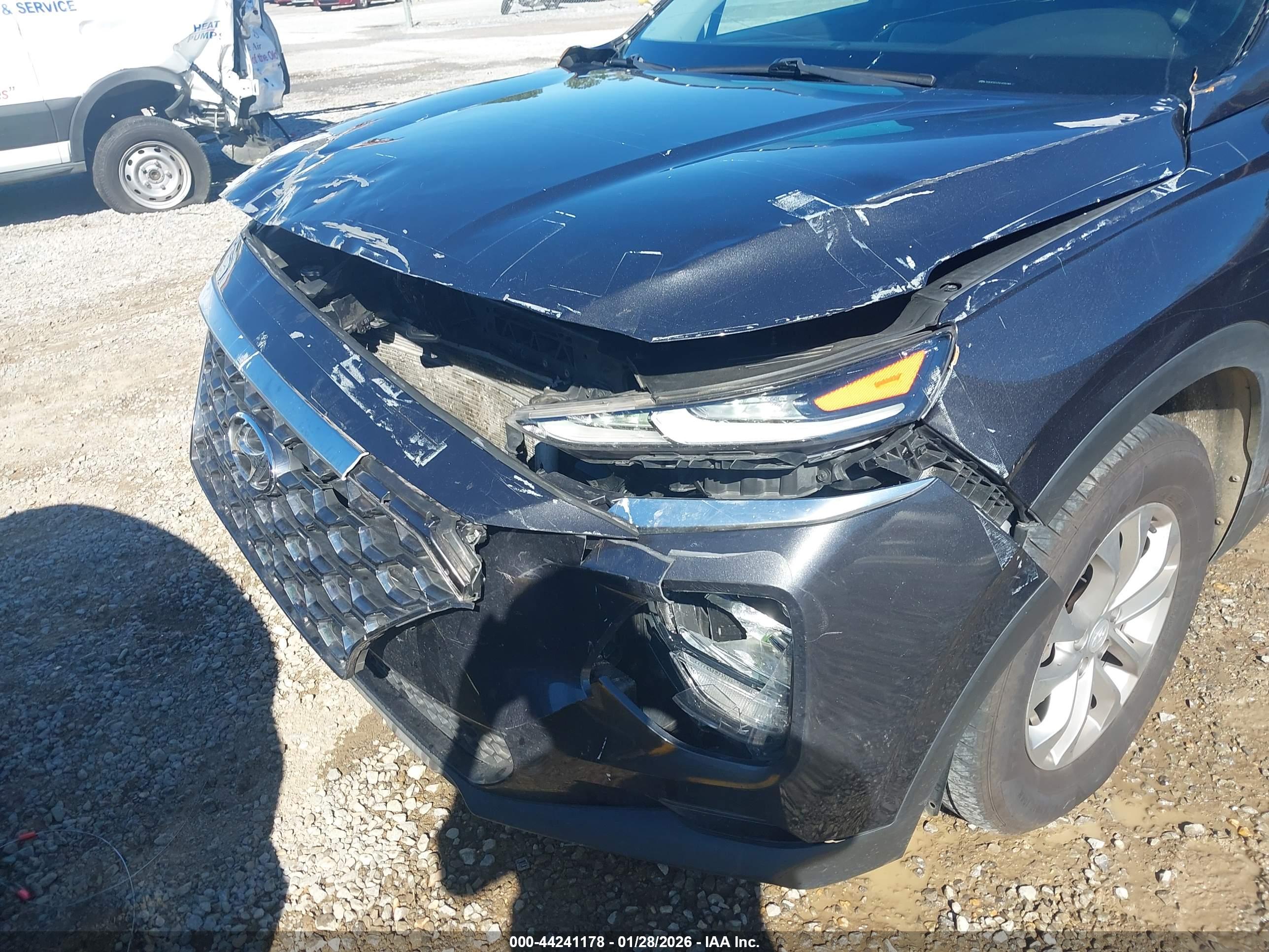 HYUNDAI SANTA image 6