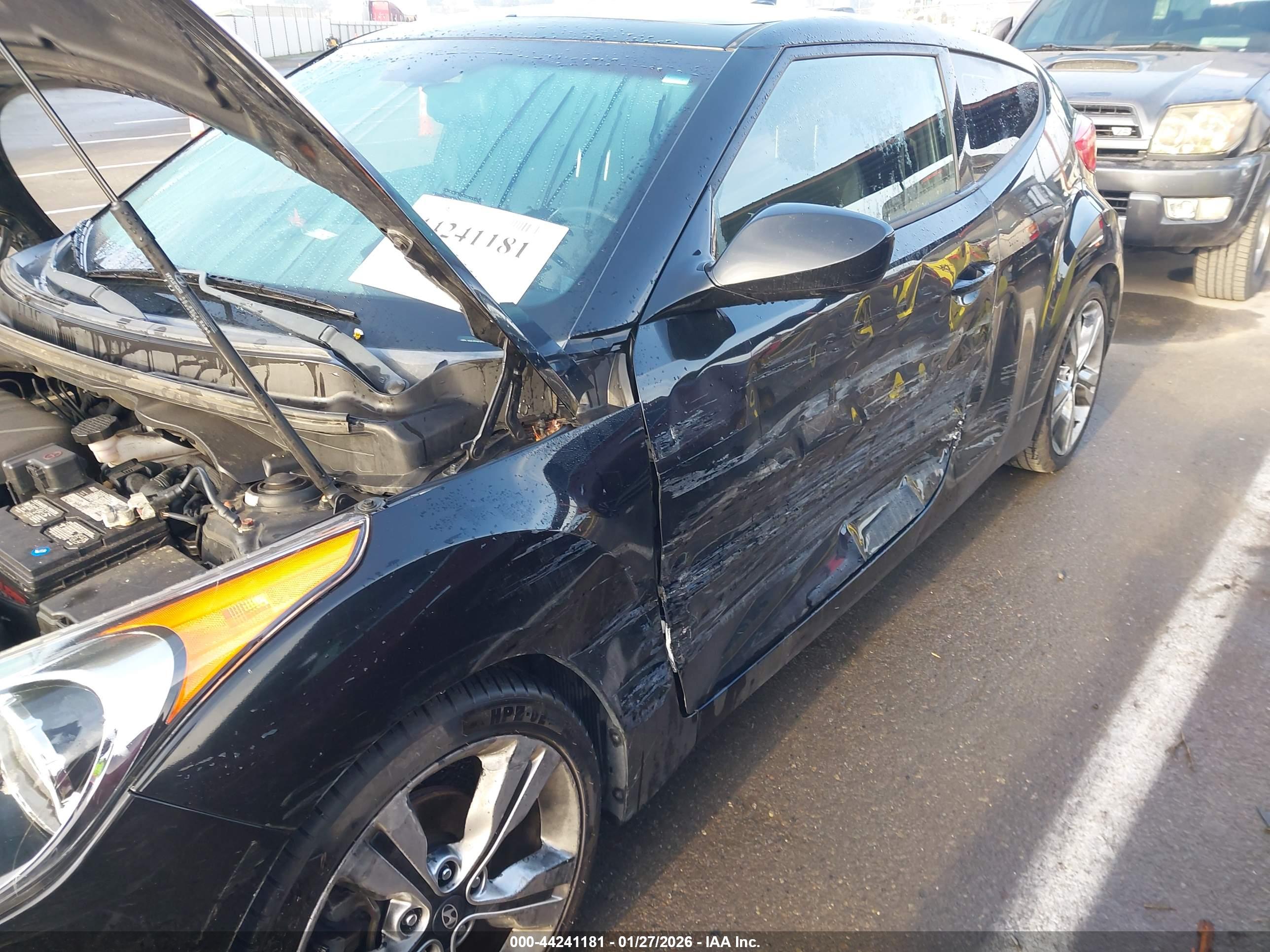HYUNDAI VELOSTER image 6