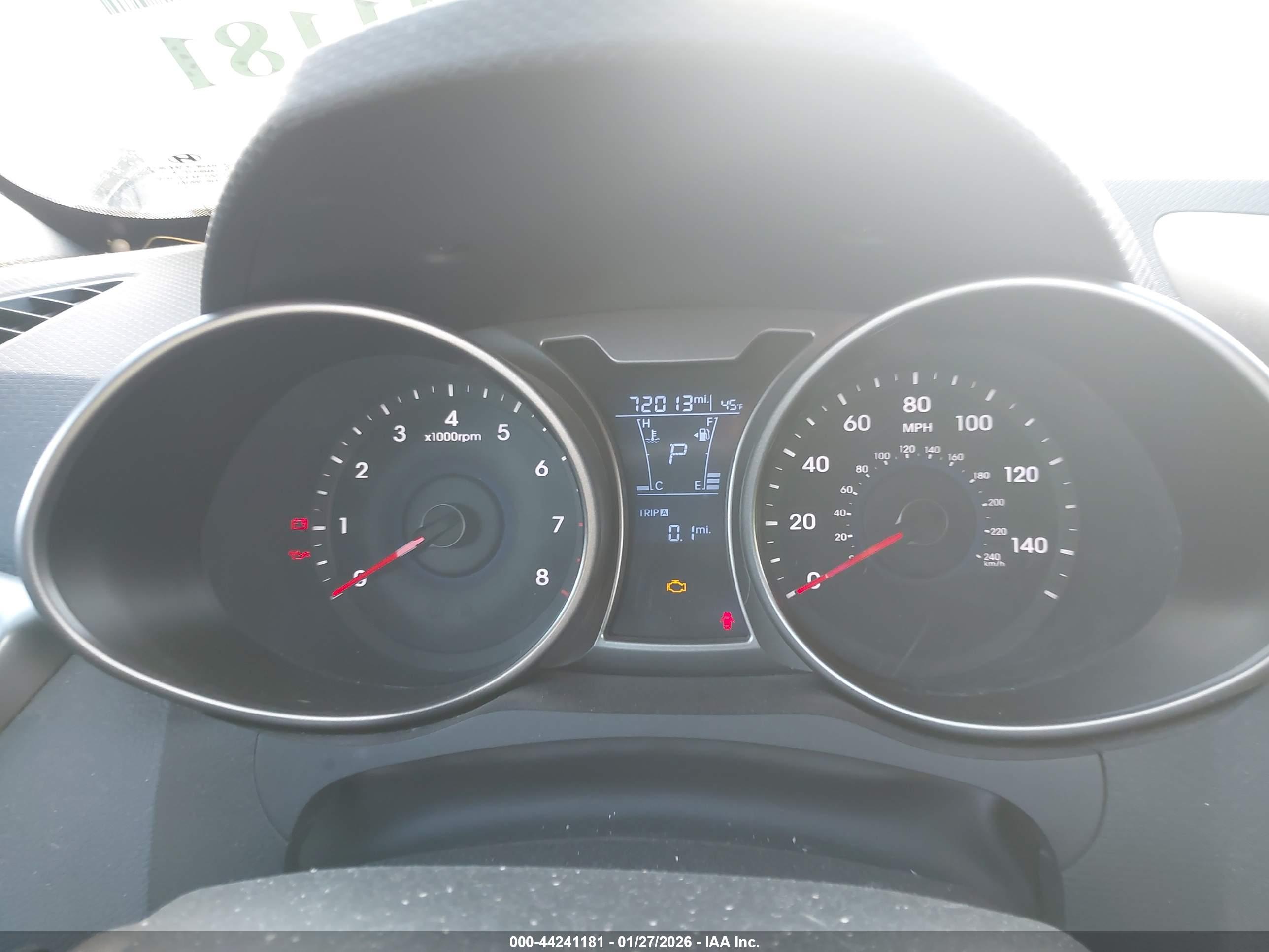 HYUNDAI VELOSTER image 7