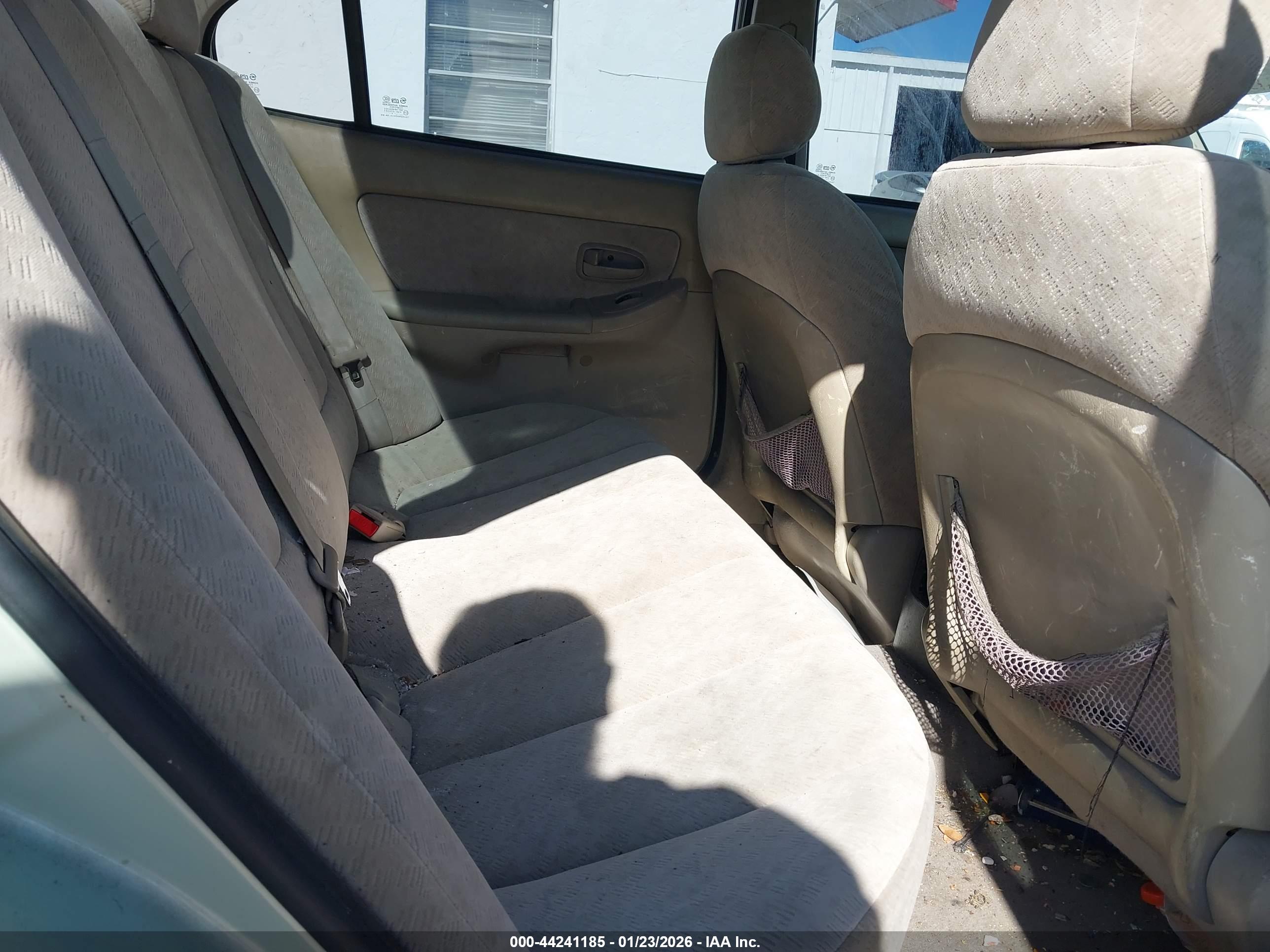 HYUNDAI ELANTRA image 8