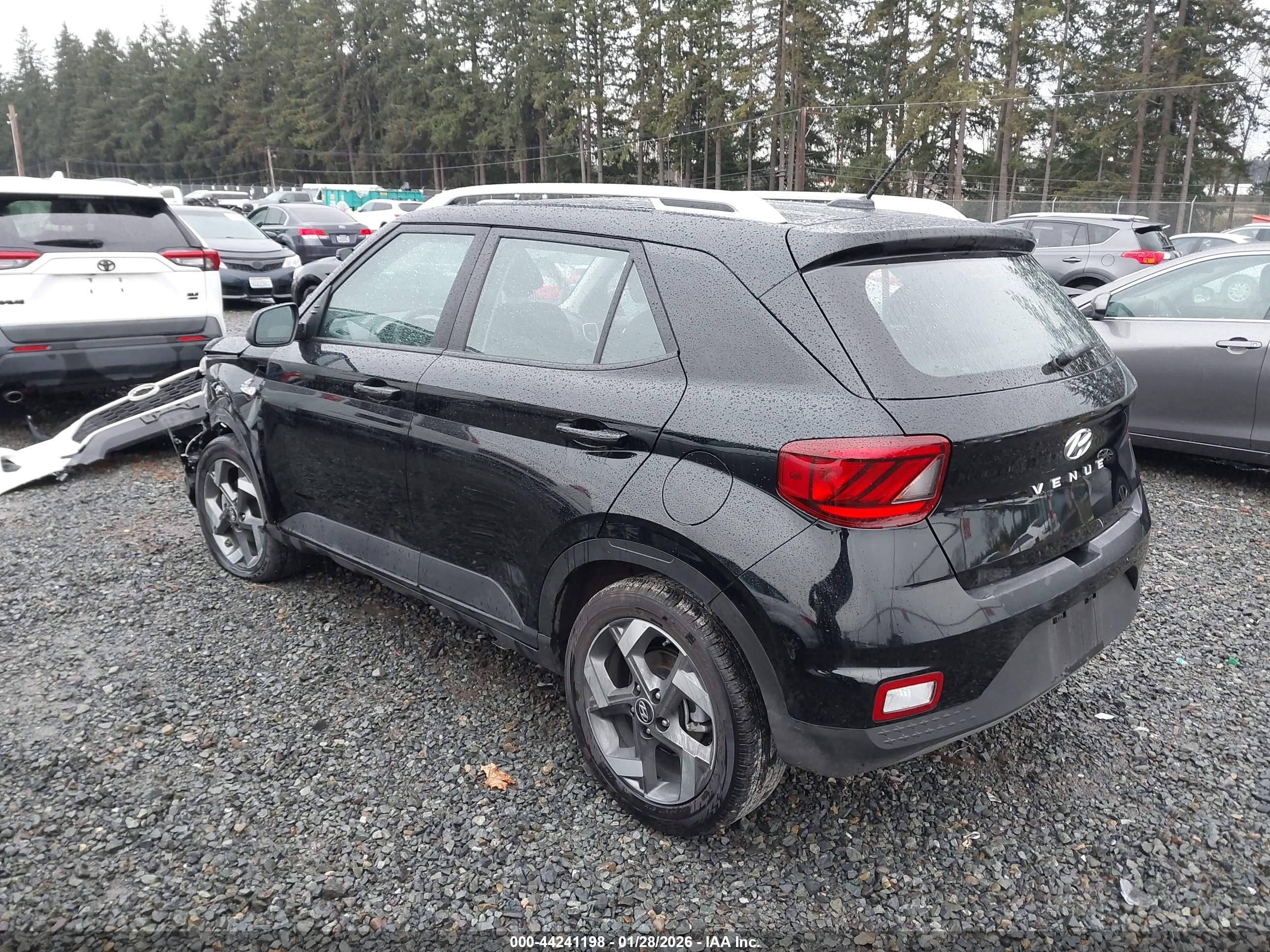 HYUNDAI VENUE image 3