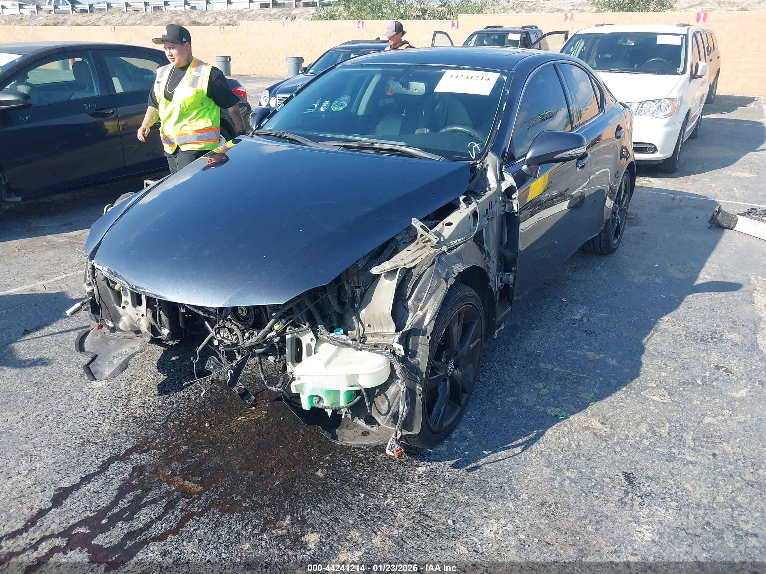 LEXUS IS image 2
