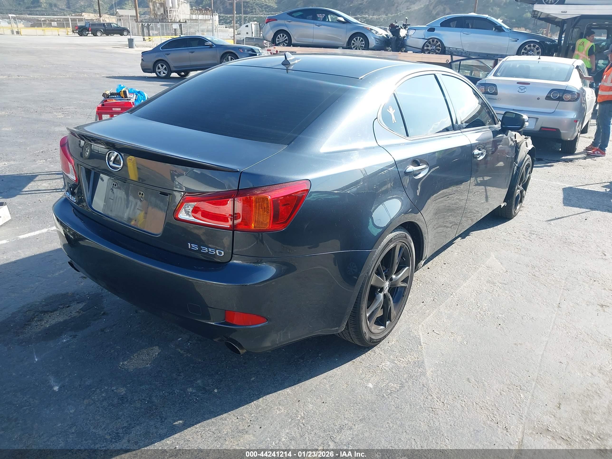 LEXUS IS image 4
