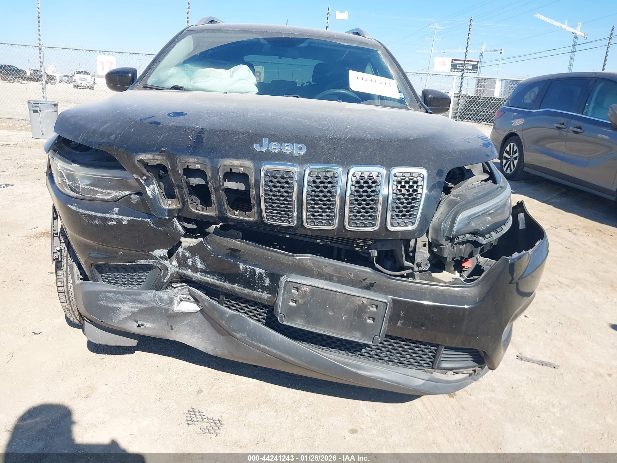 JEEP CHEROKEE image 6