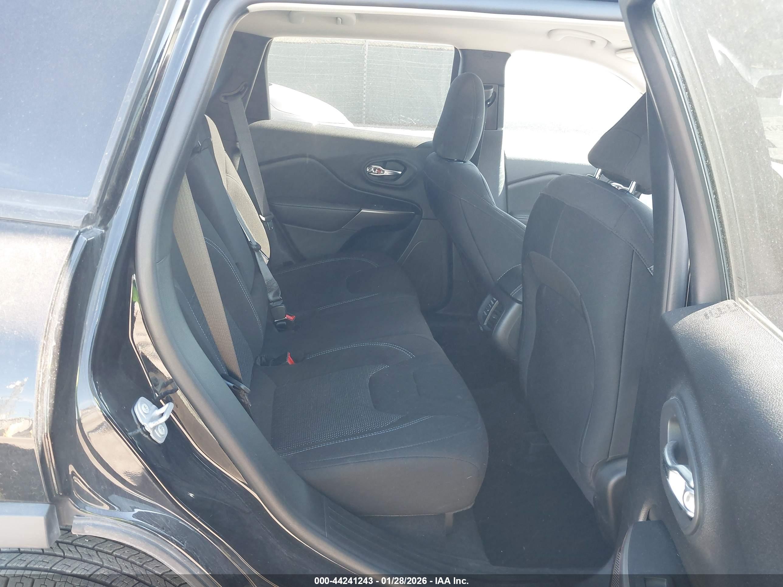 JEEP CHEROKEE image 8