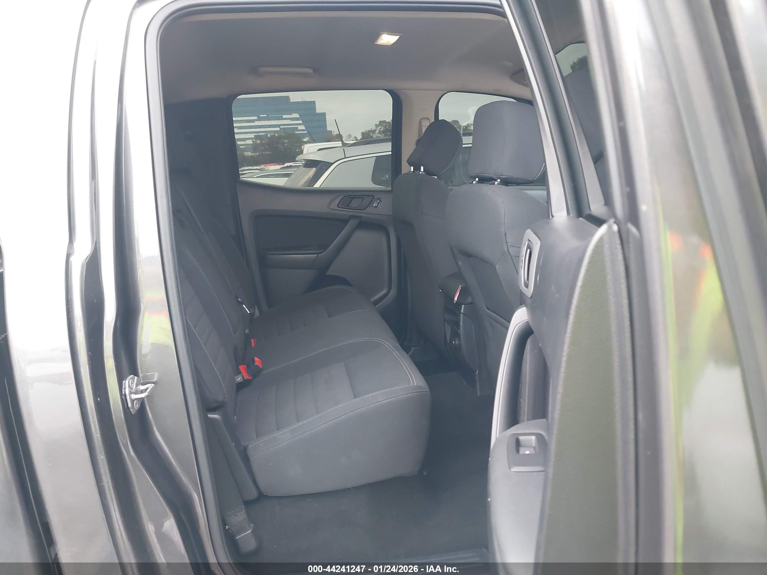 FORD RANGER image 8