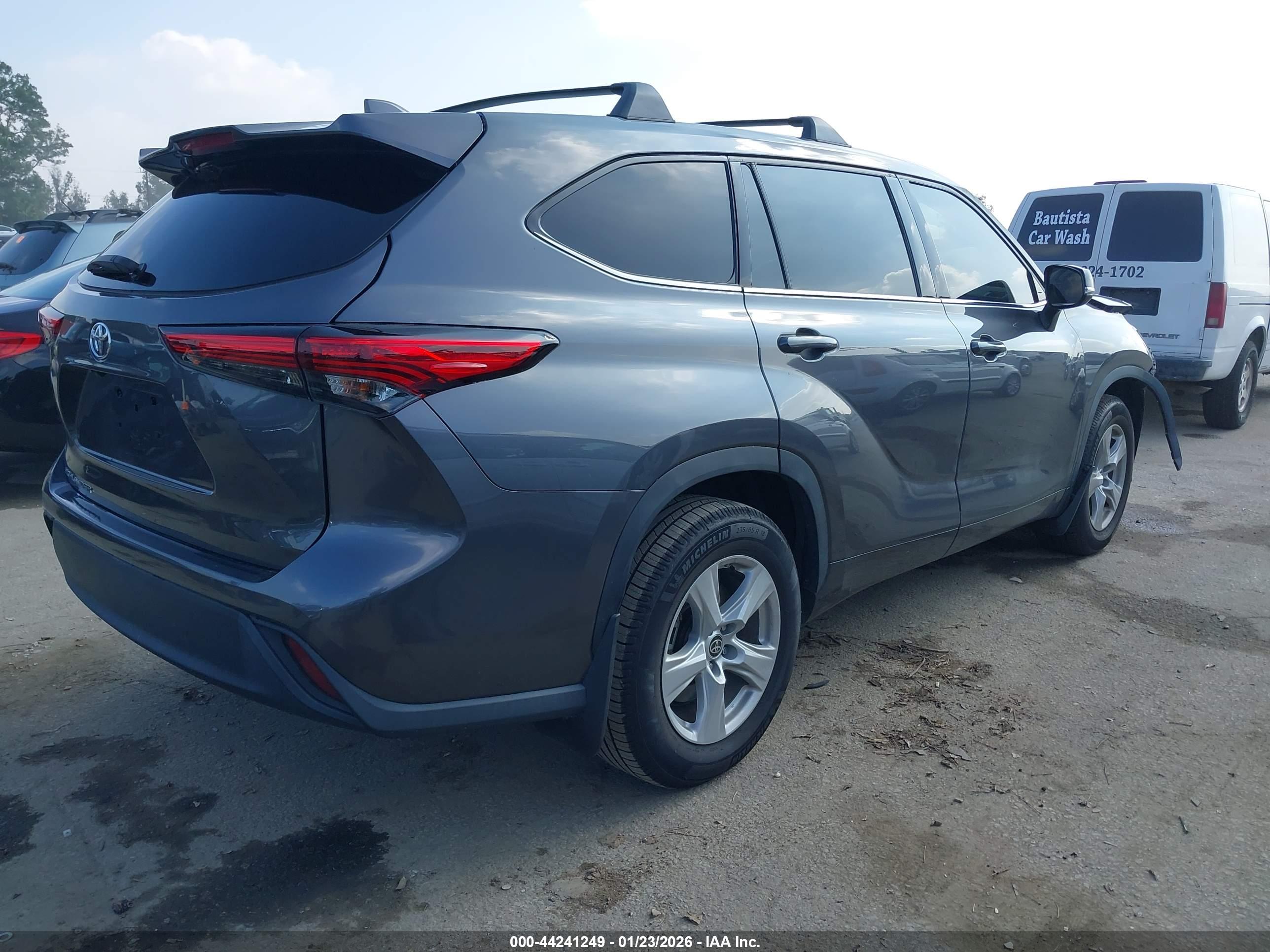 TOYOTA HIGHLANDER image 4