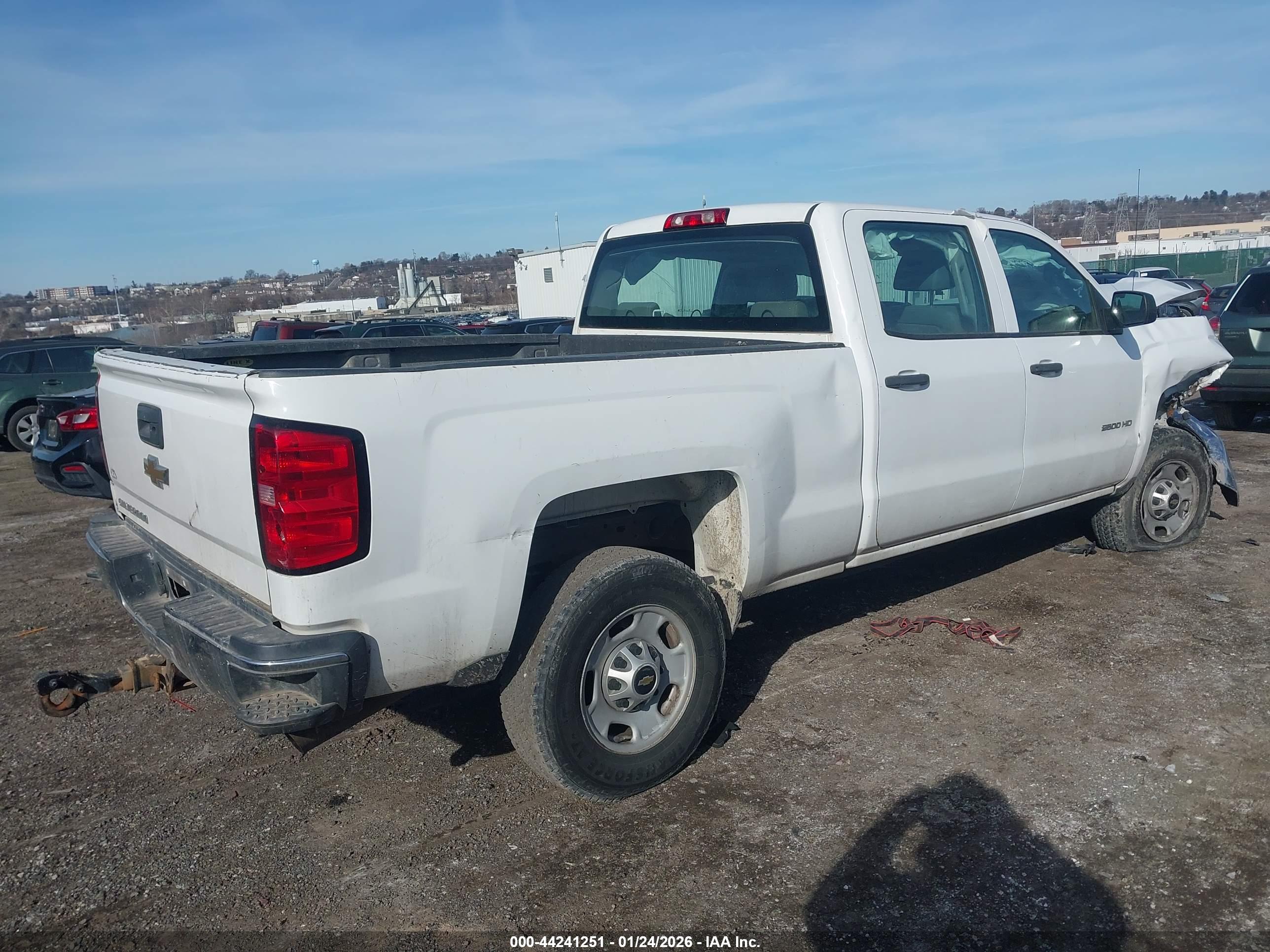 CHEVROLET SILVERADO image 4