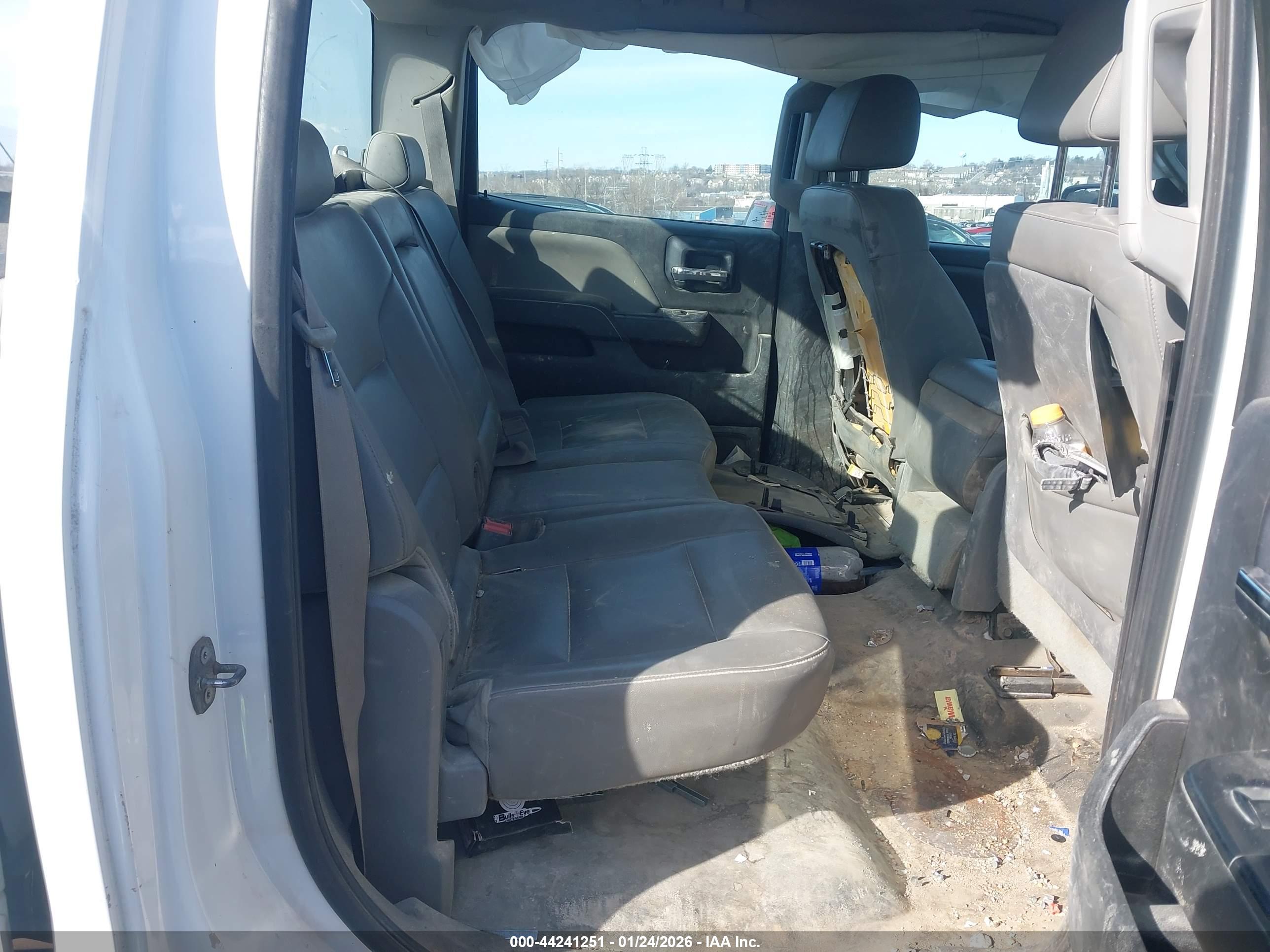 CHEVROLET SILVERADO image 8