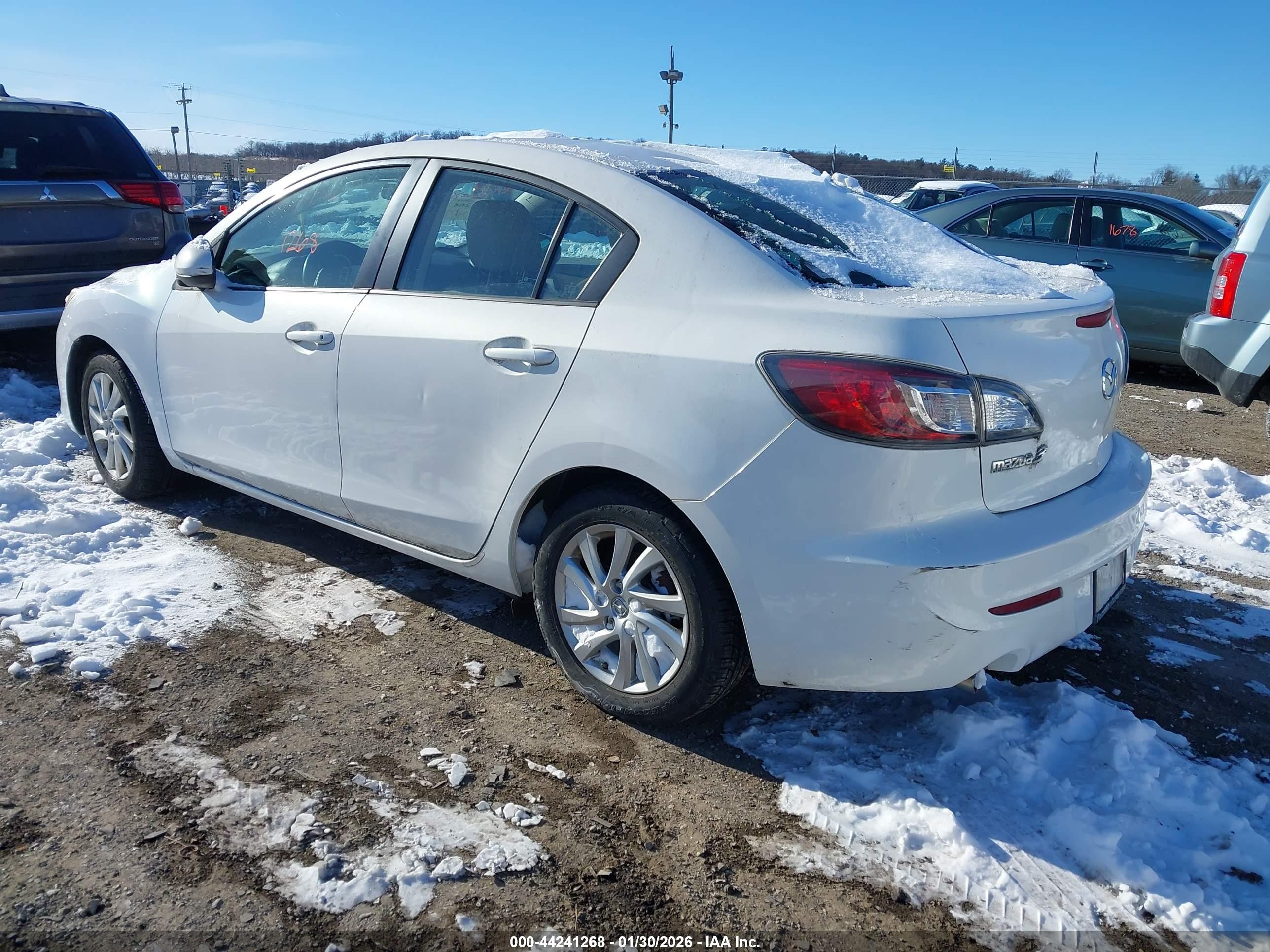 MAZDA MAZDA3 image 3
