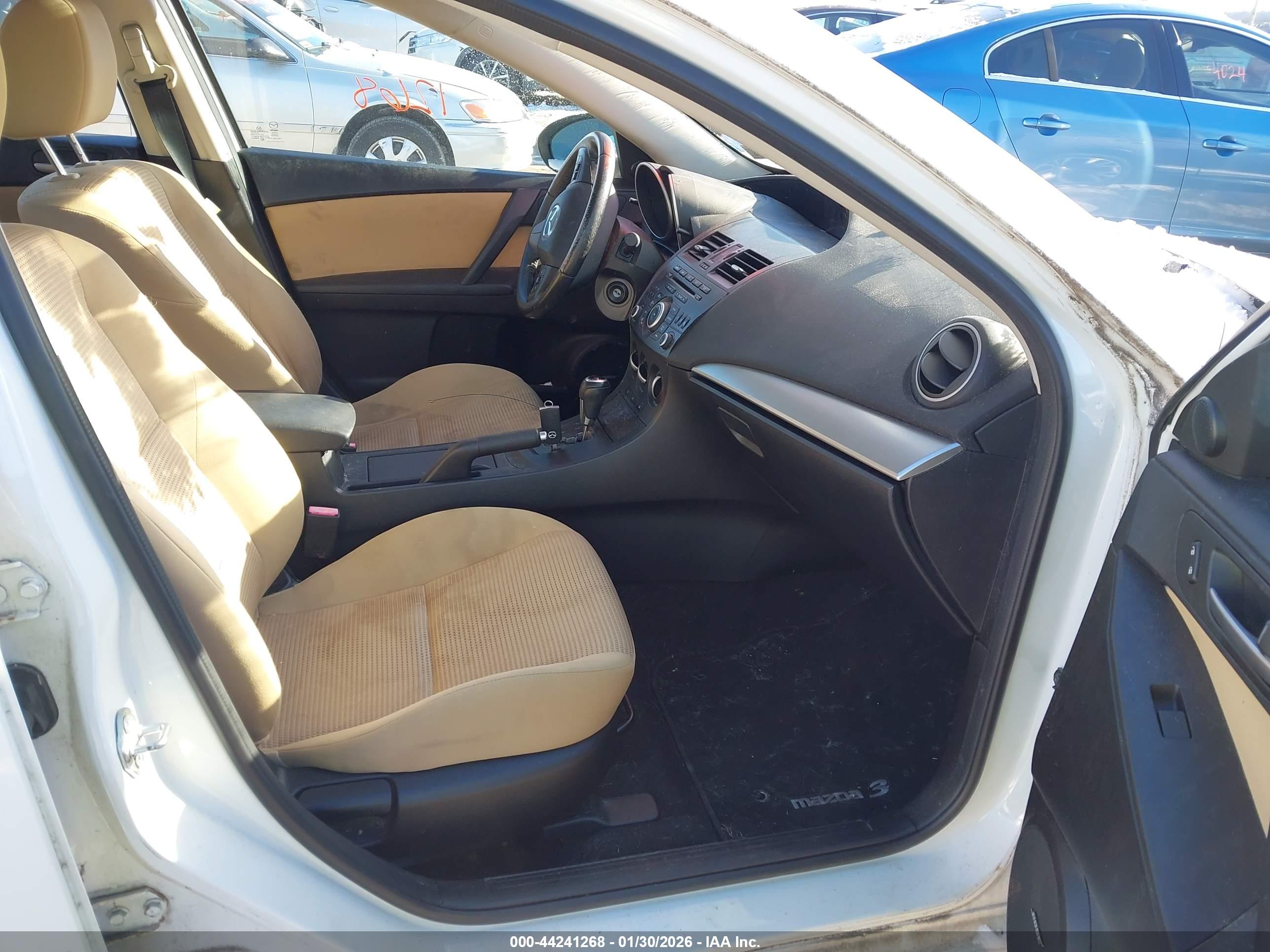 MAZDA MAZDA3 image 5