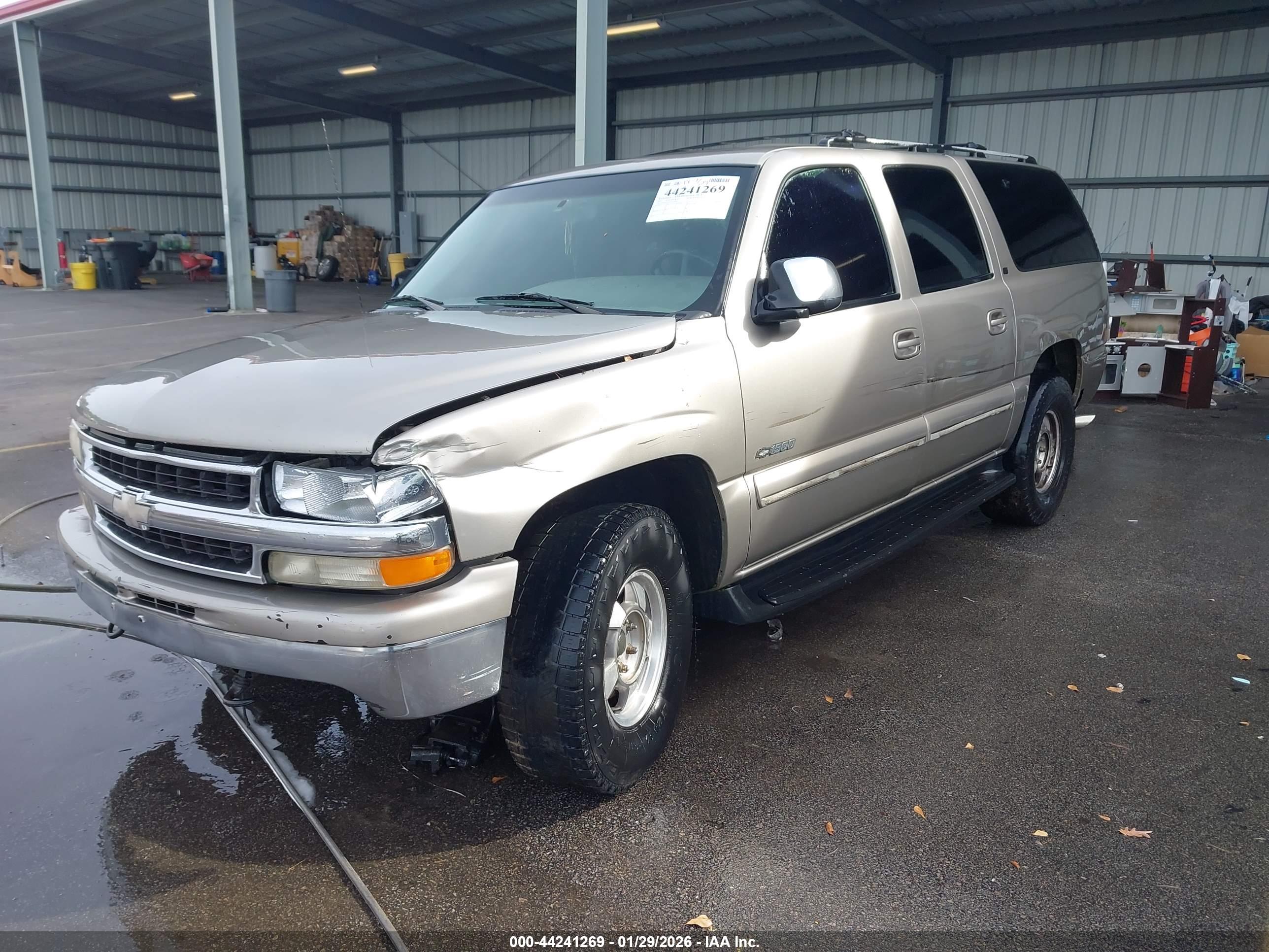 CHEVROLET SUBURBAN image 2