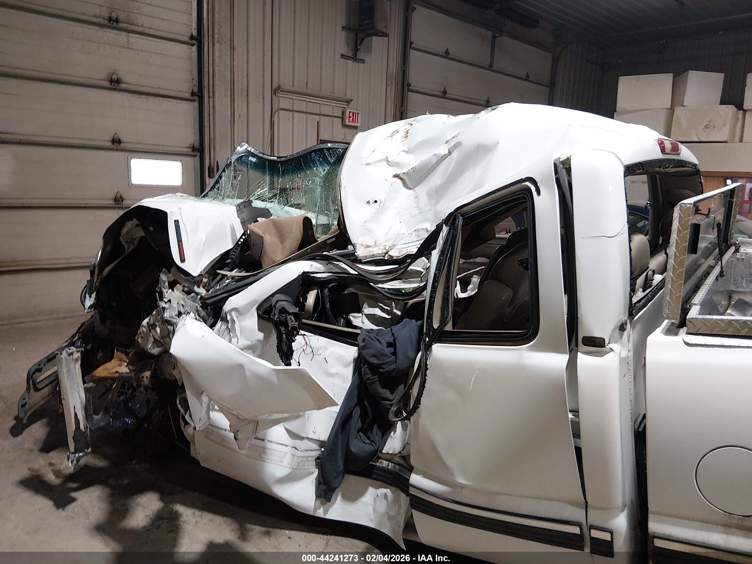 CHEVROLET SILVERADO image 6