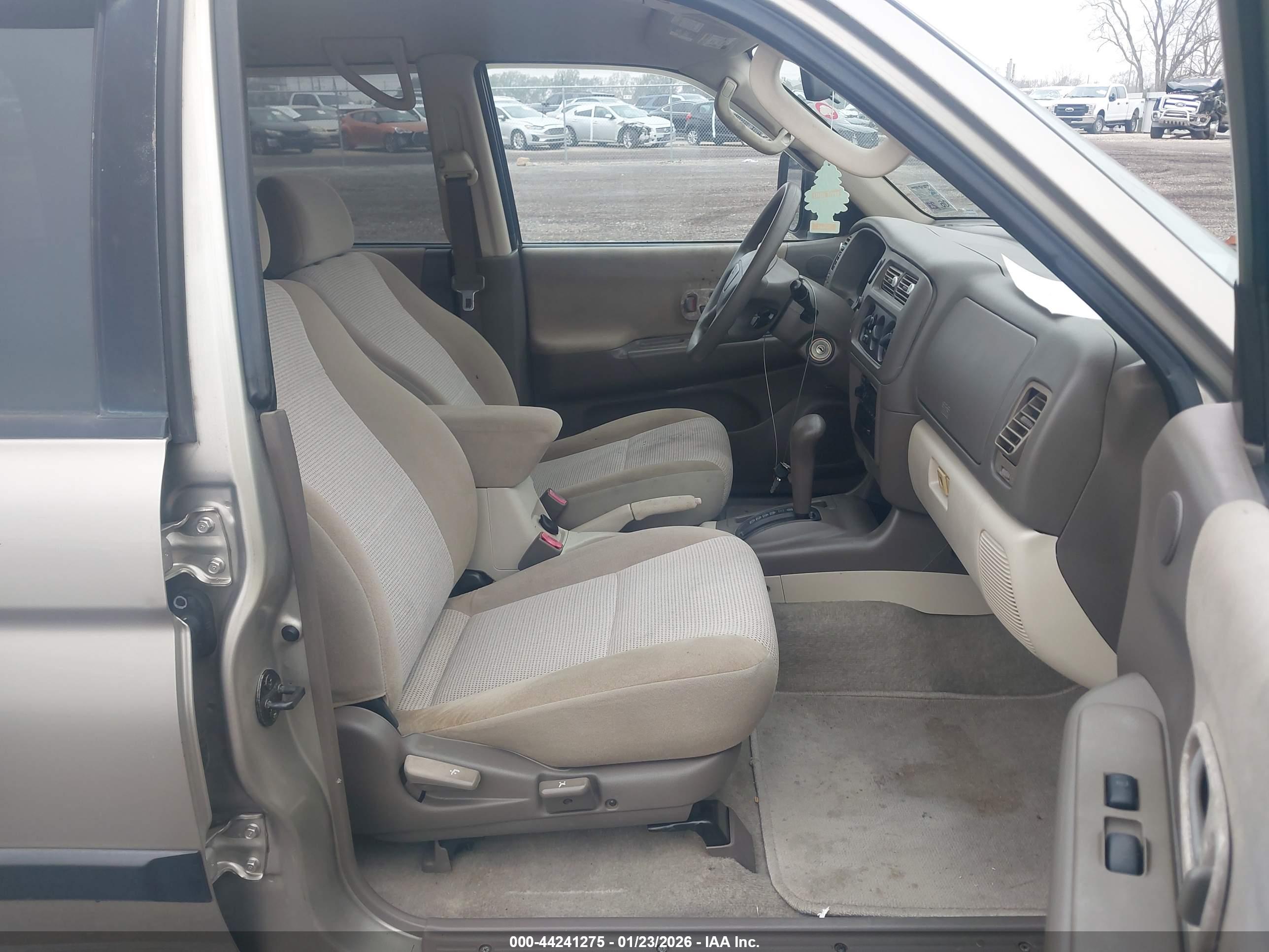 MITSUBISHI MONTERO image 5