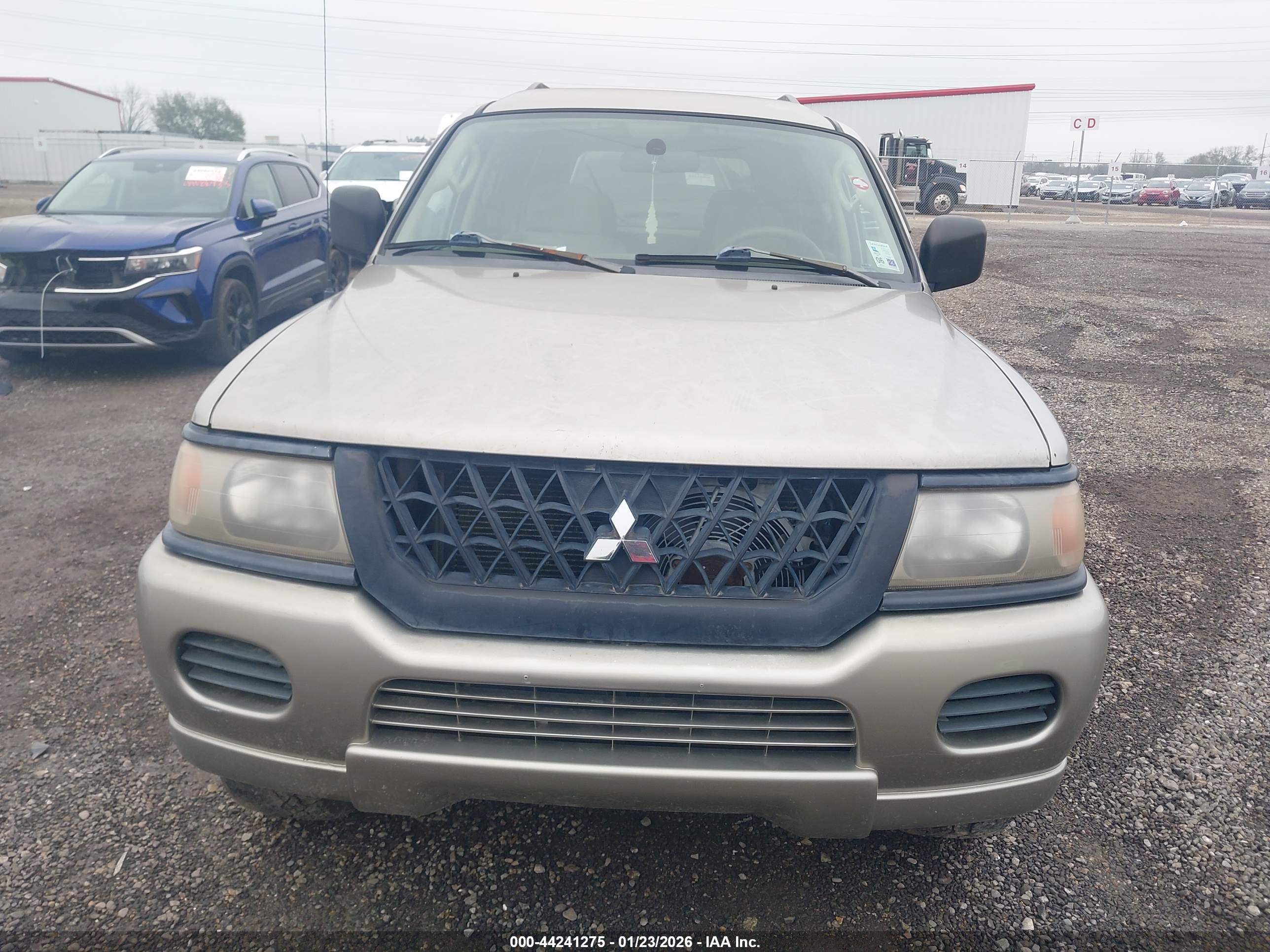 MITSUBISHI MONTERO image 6