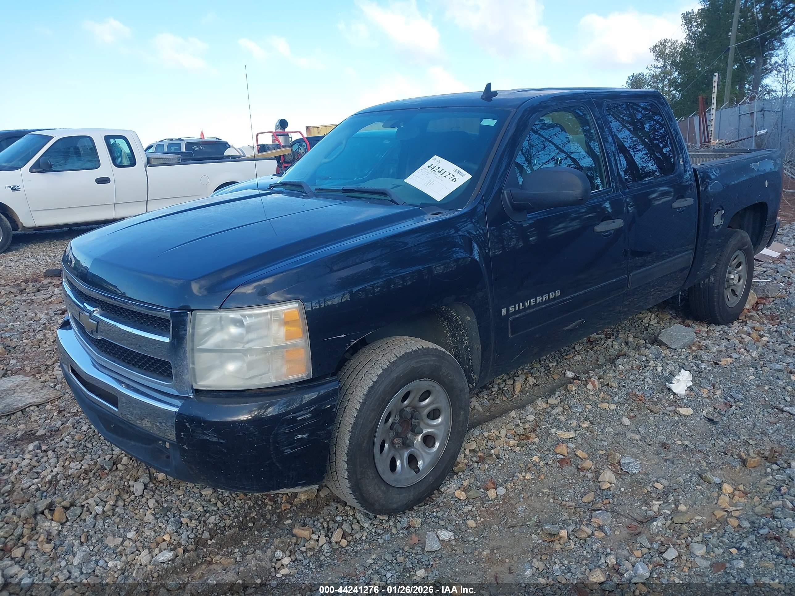 CHEVROLET SILVERADO image 2