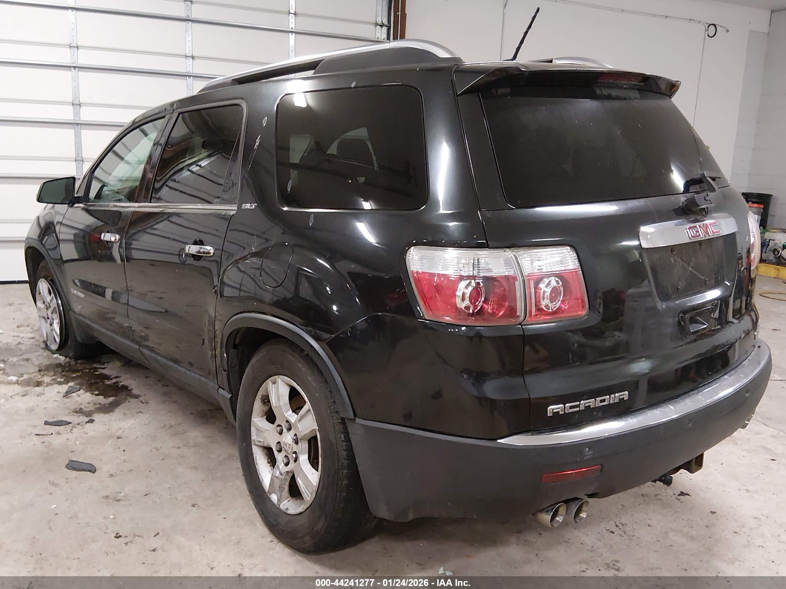 GMC ACADIA image 3