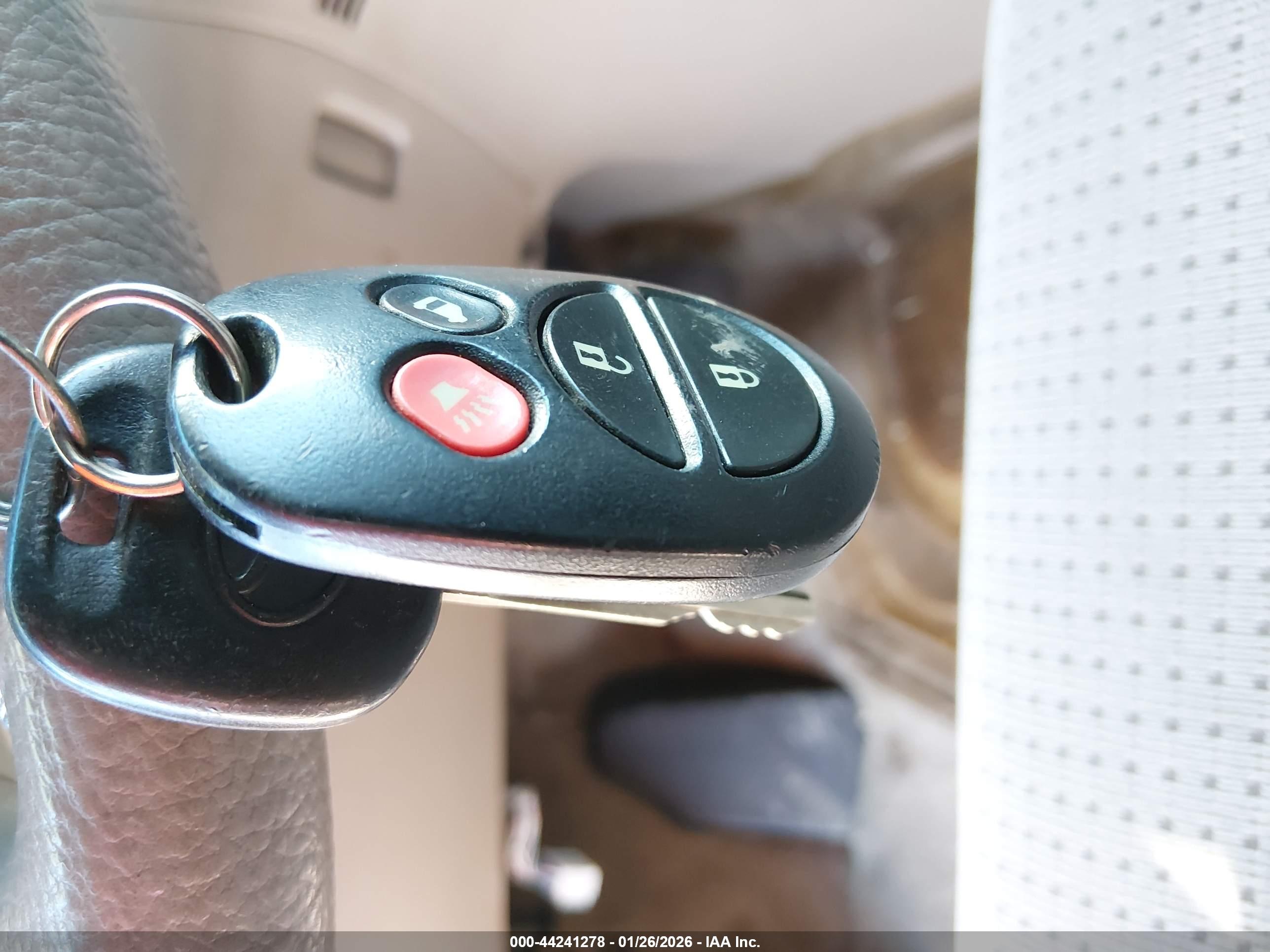 TOYOTA SIENNA image 11