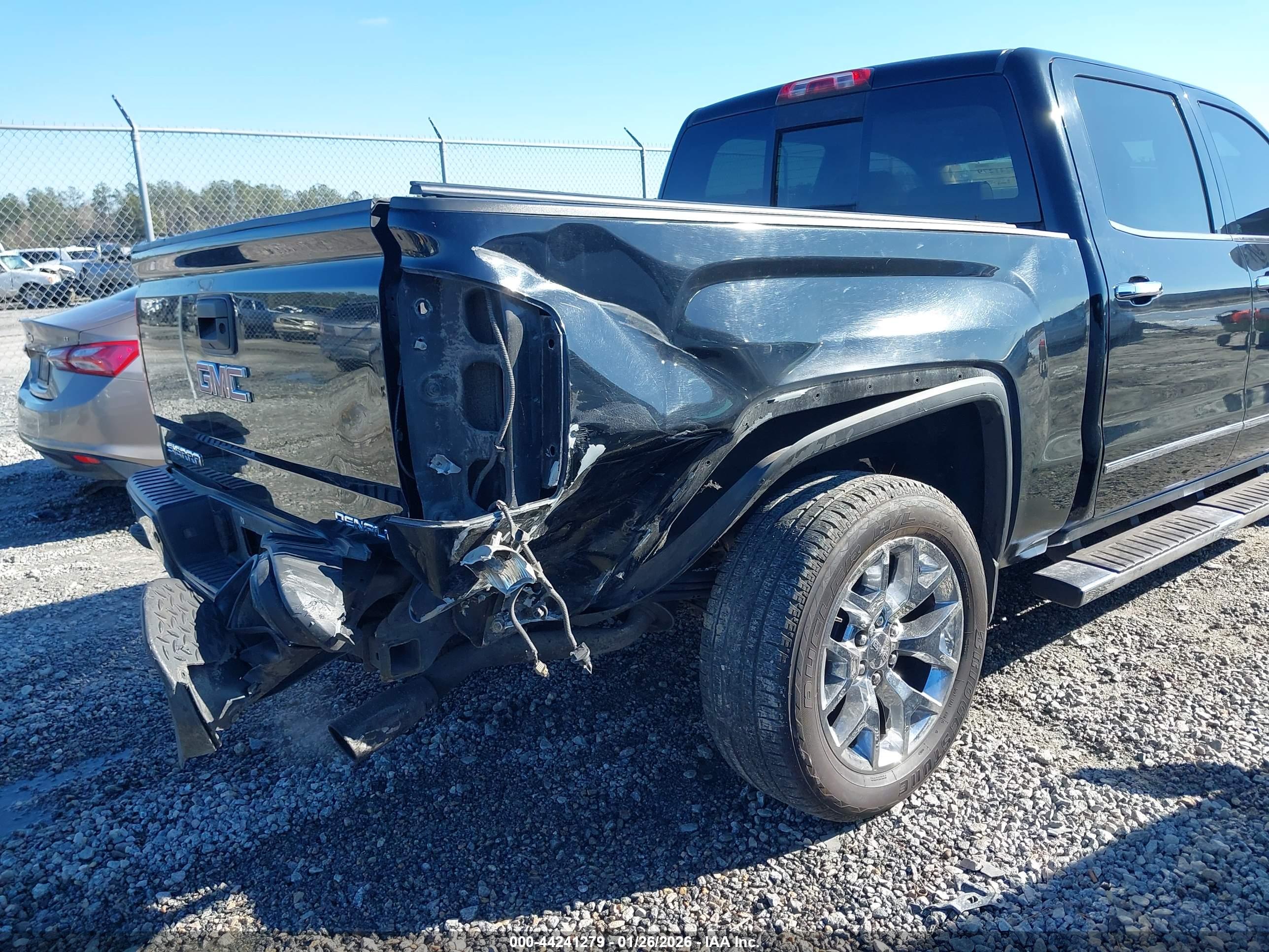 GMC SIERRA image 6