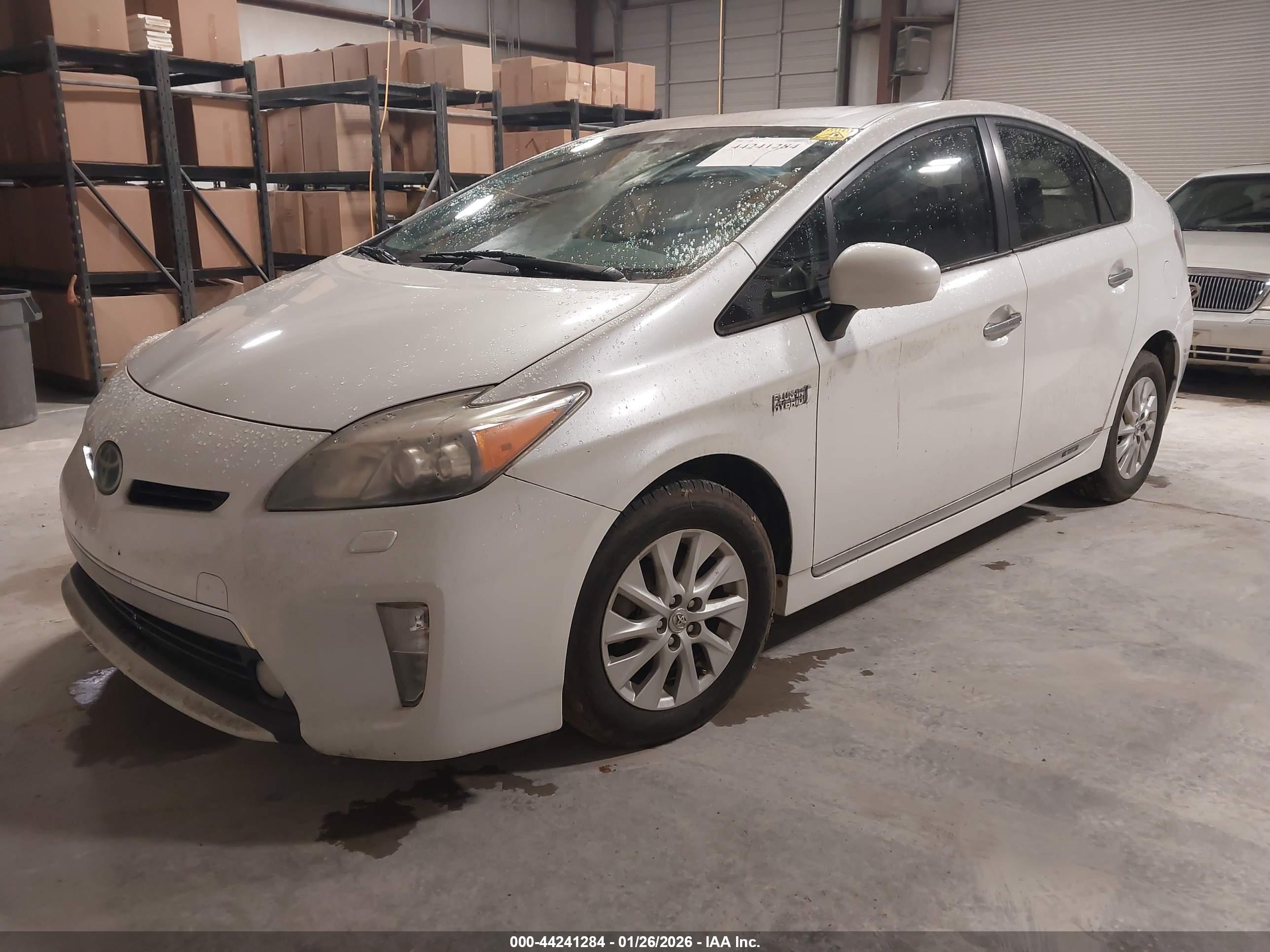 TOYOTA PRIUS image 2