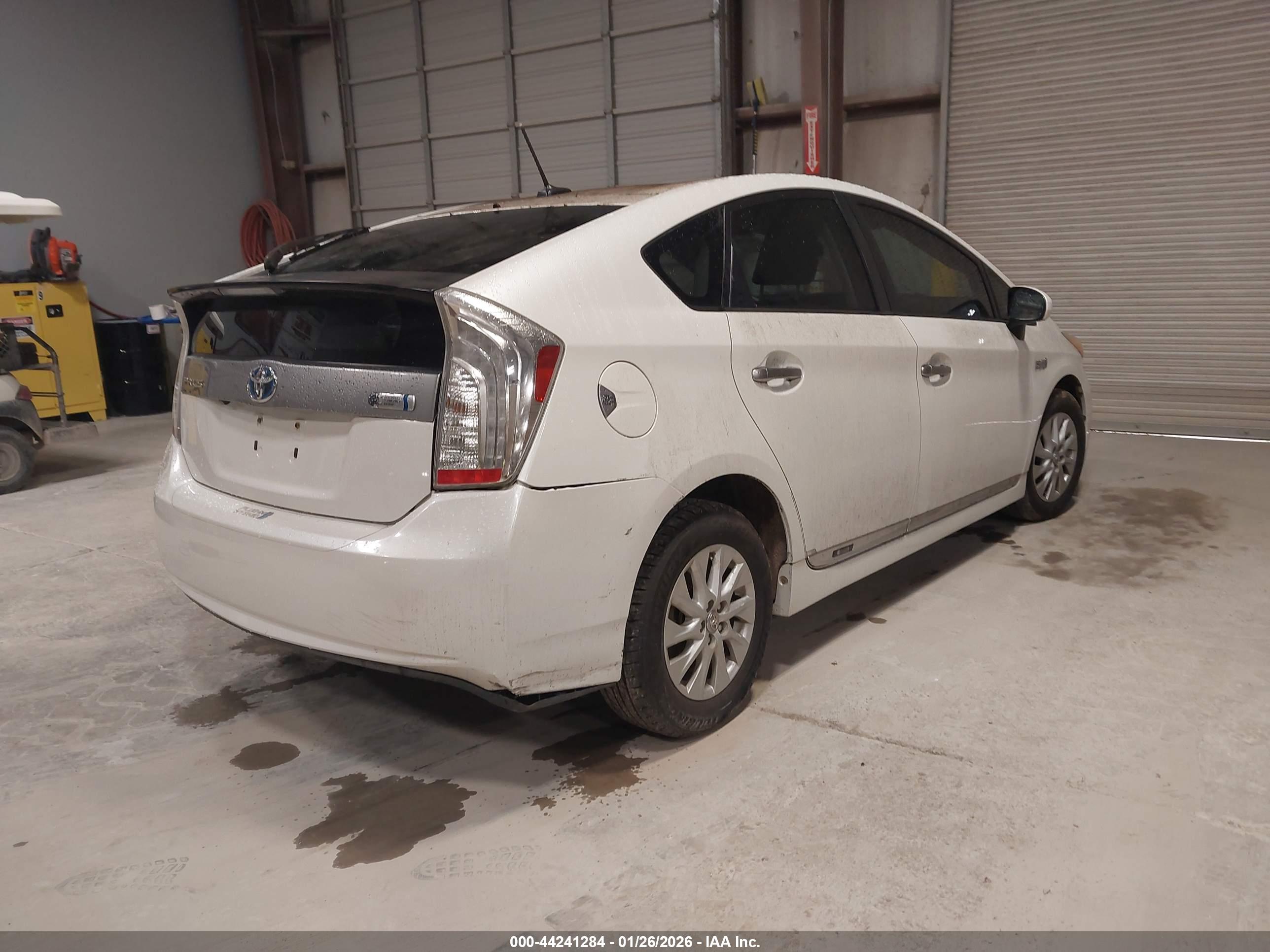 TOYOTA PRIUS image 4