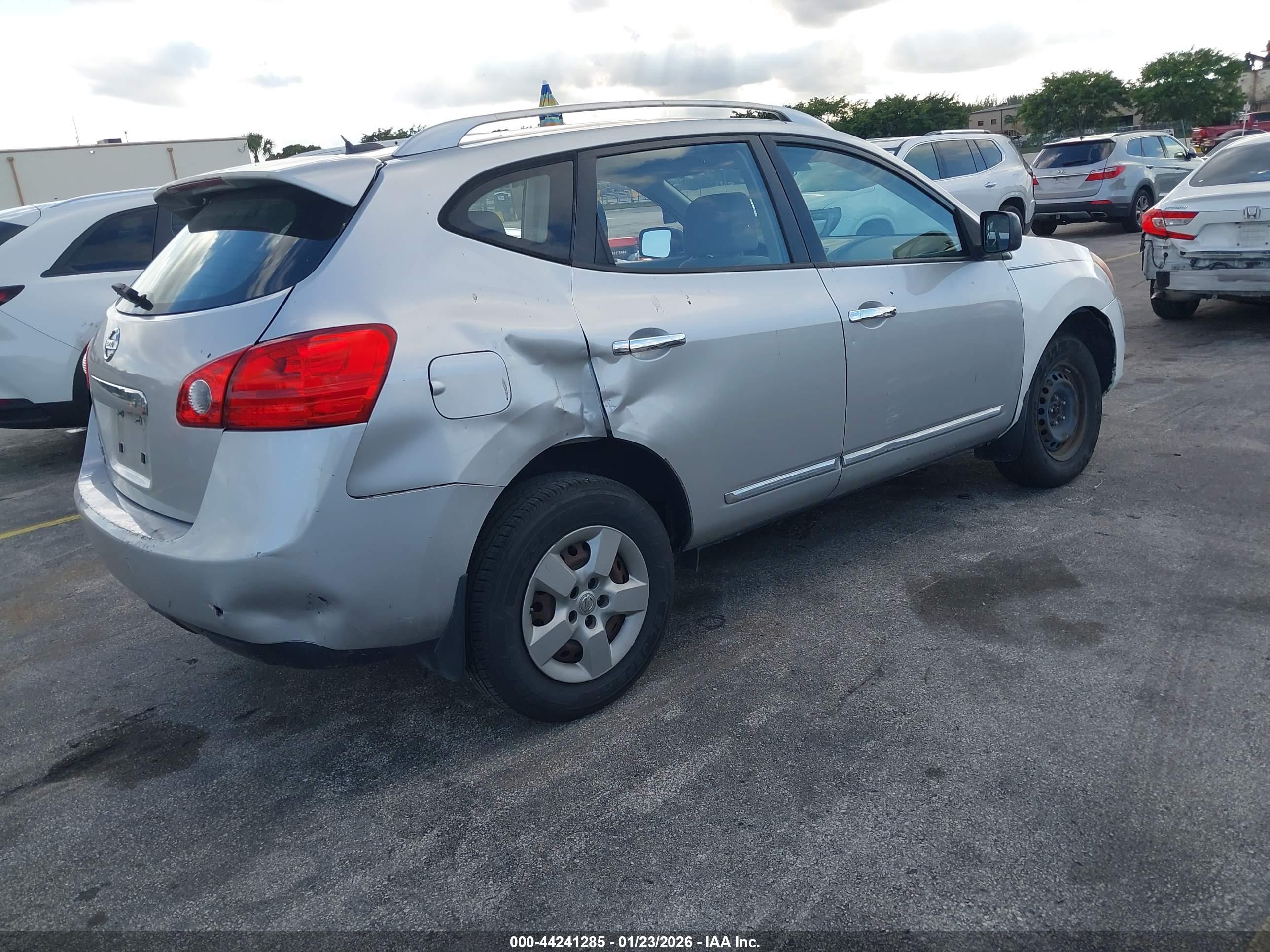 NISSAN ROGUE image 4