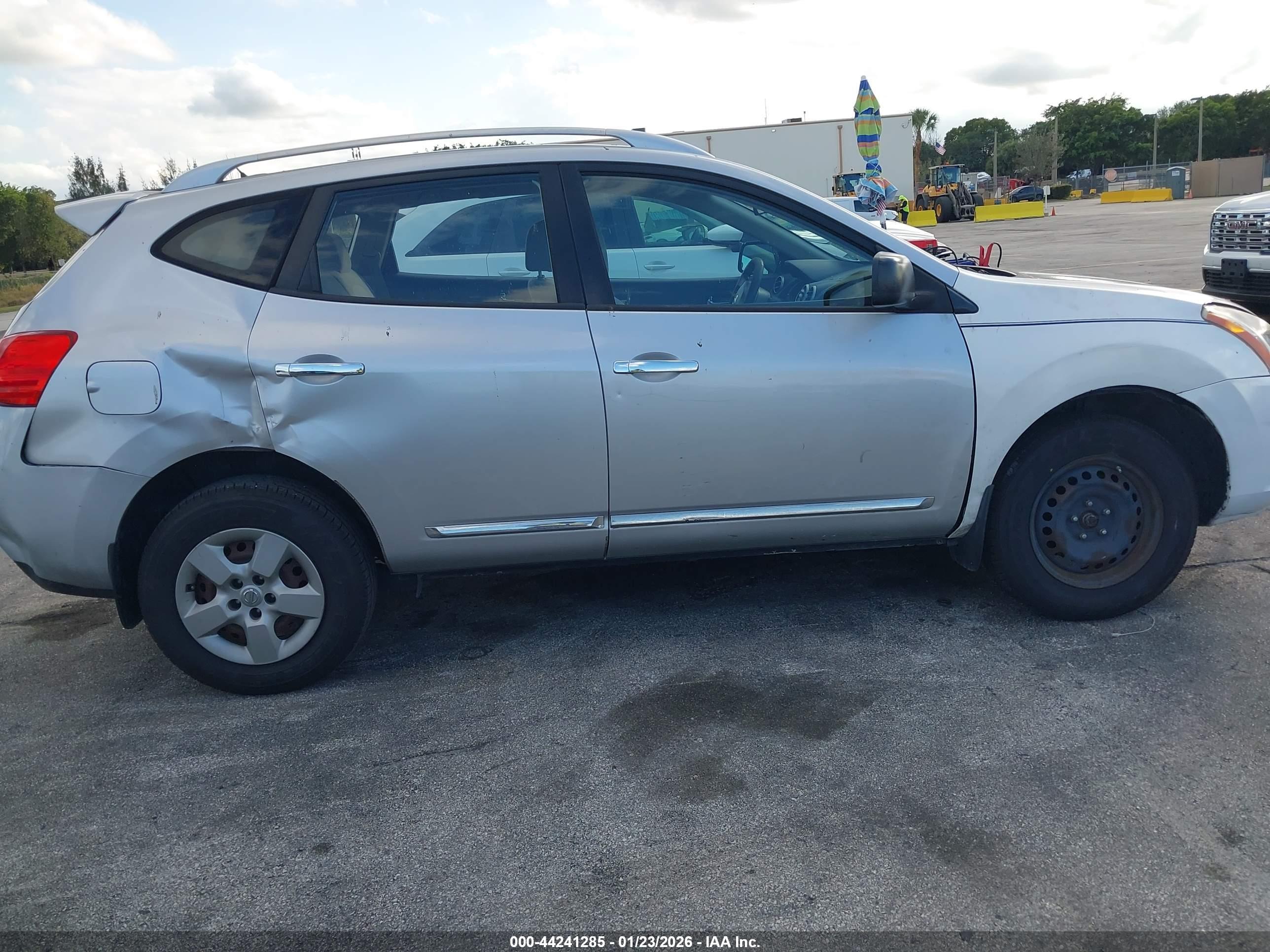NISSAN ROGUE image 6
