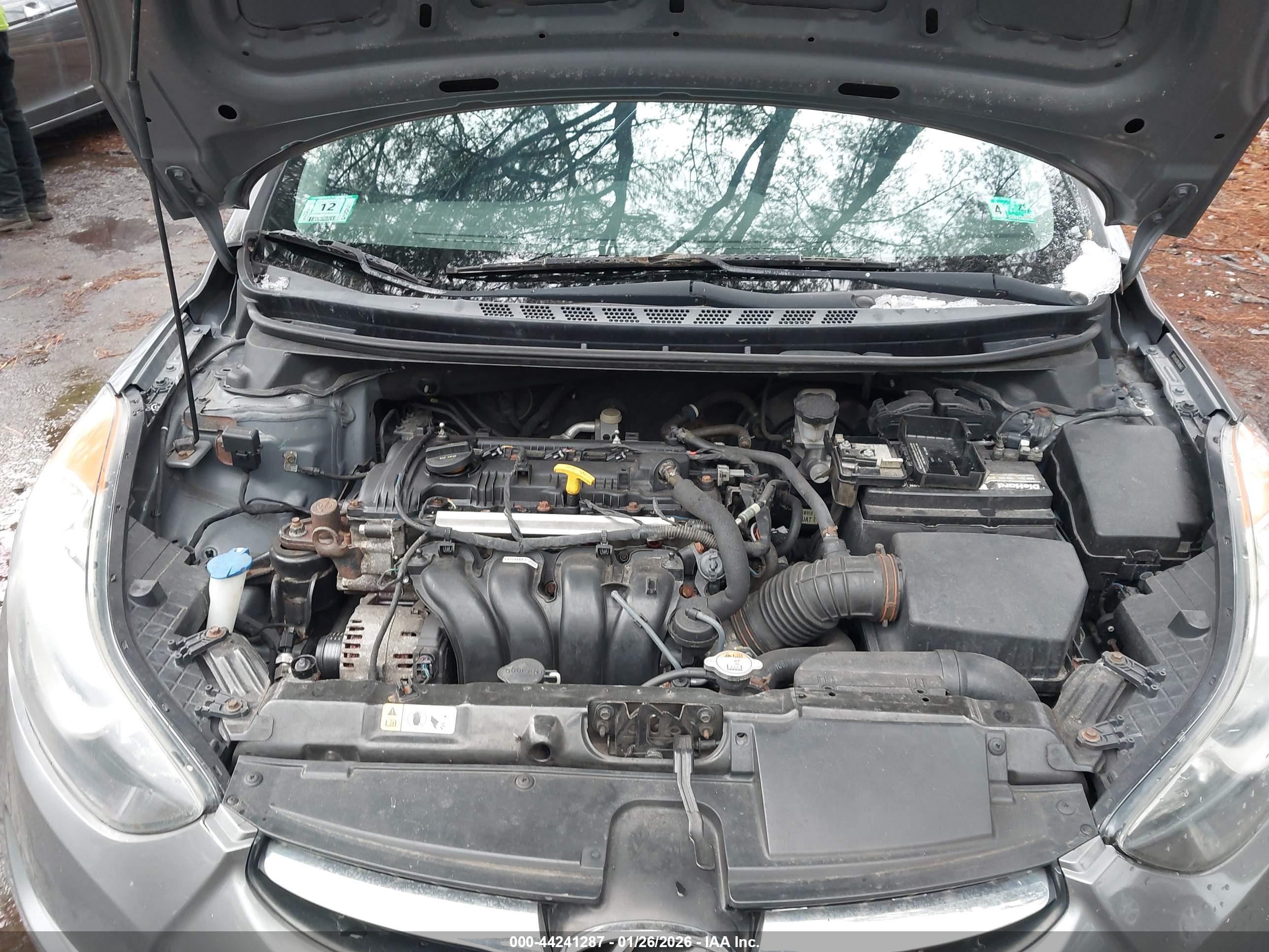 HYUNDAI ELANTRA image 10