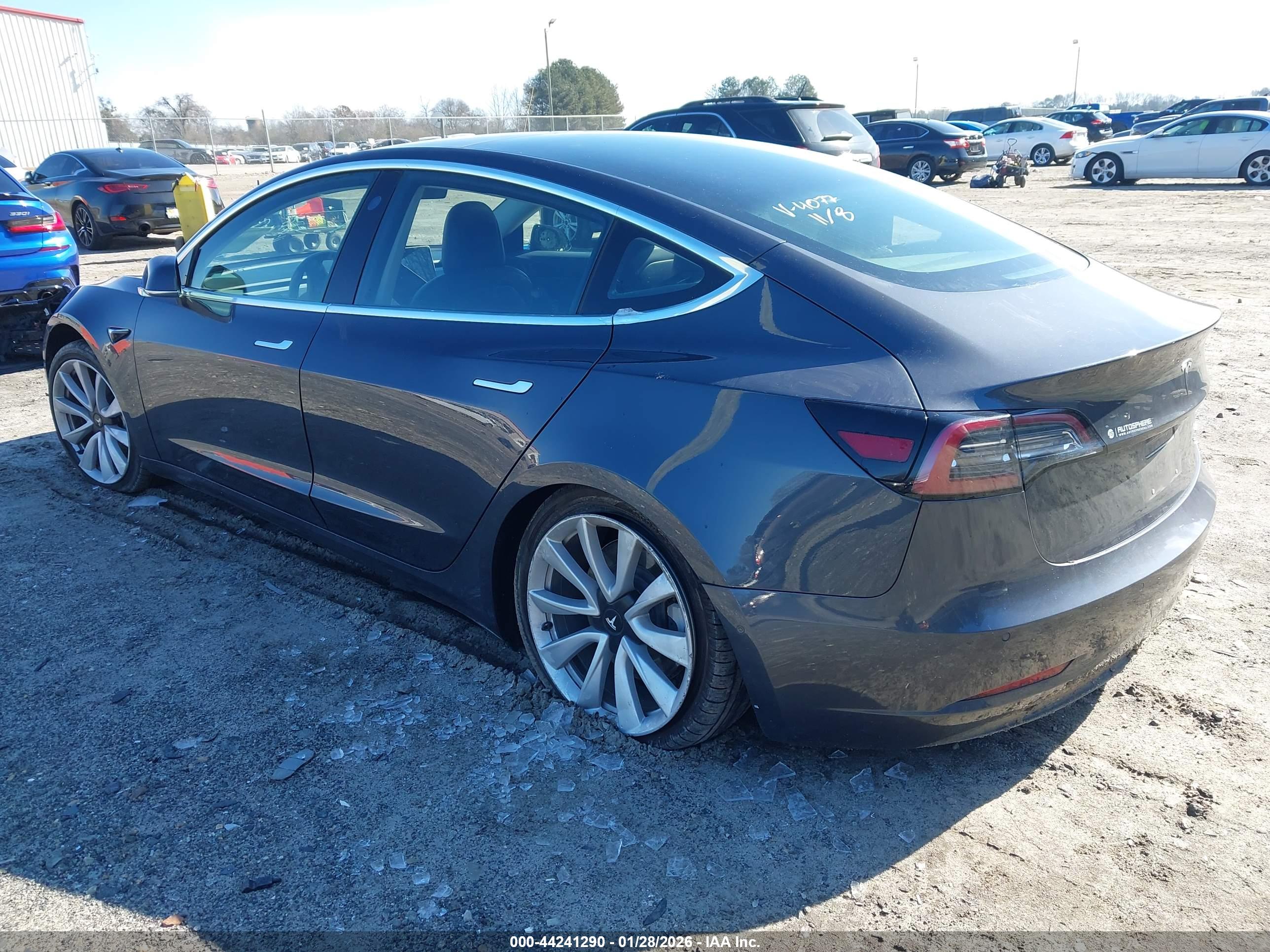 TESLA MODEL image 3