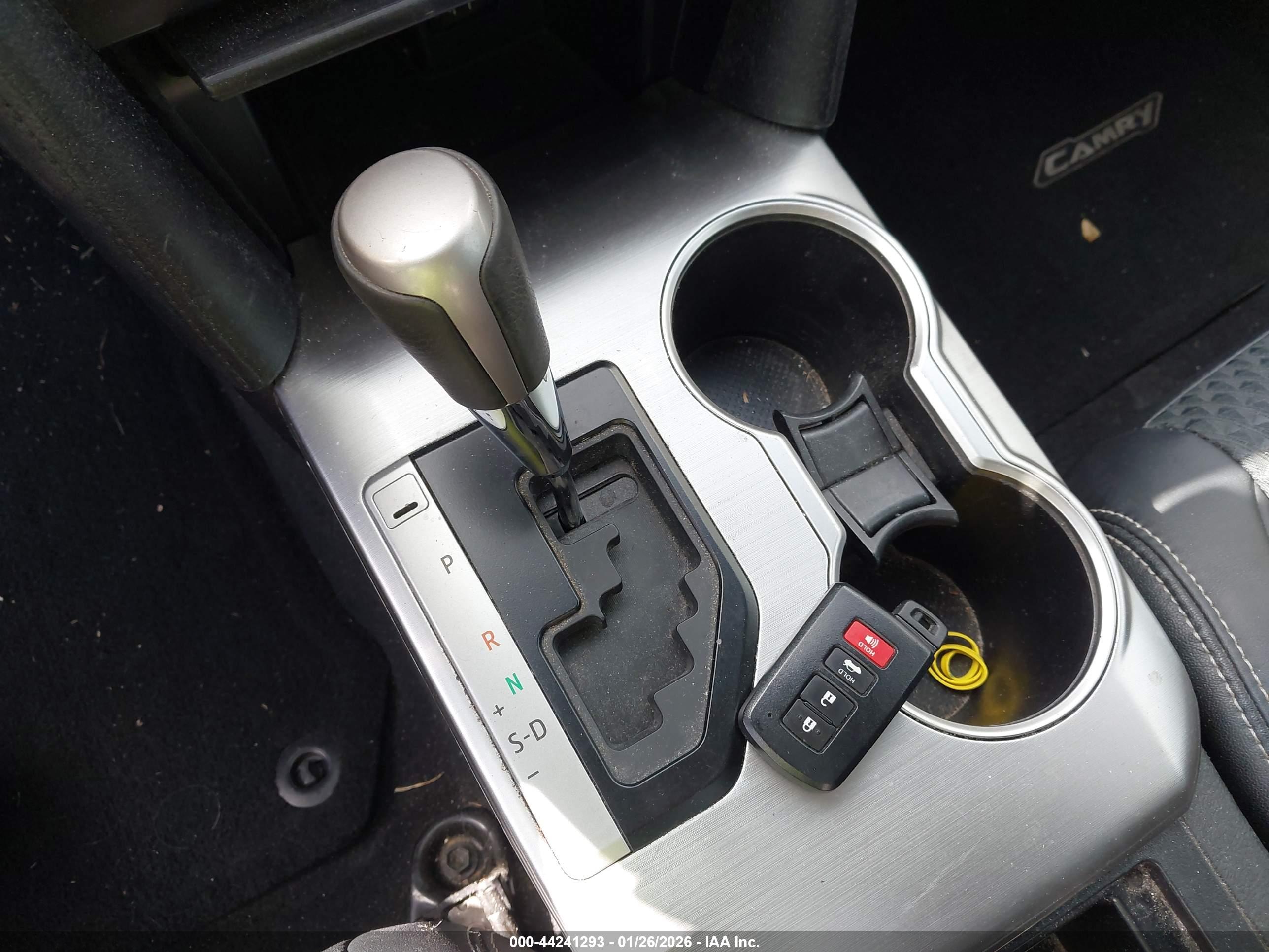 TOYOTA CAMRY image 11