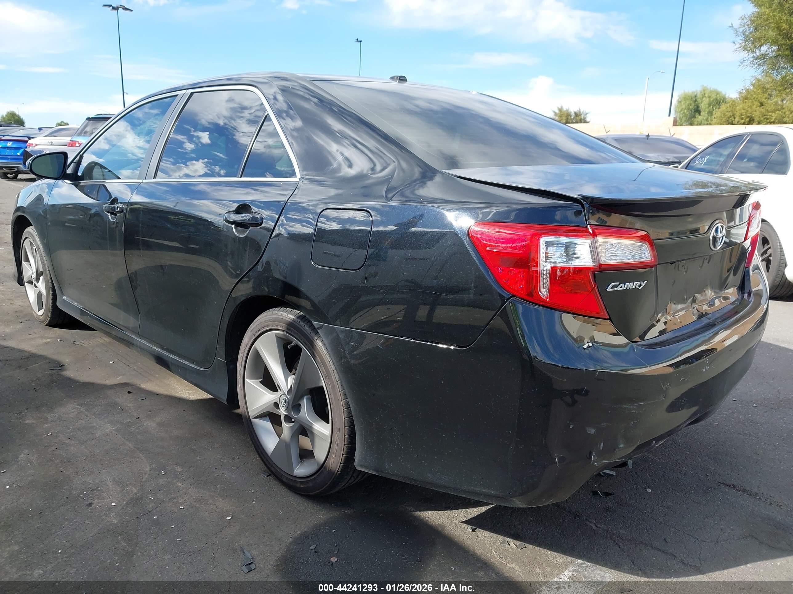 TOYOTA CAMRY image 3