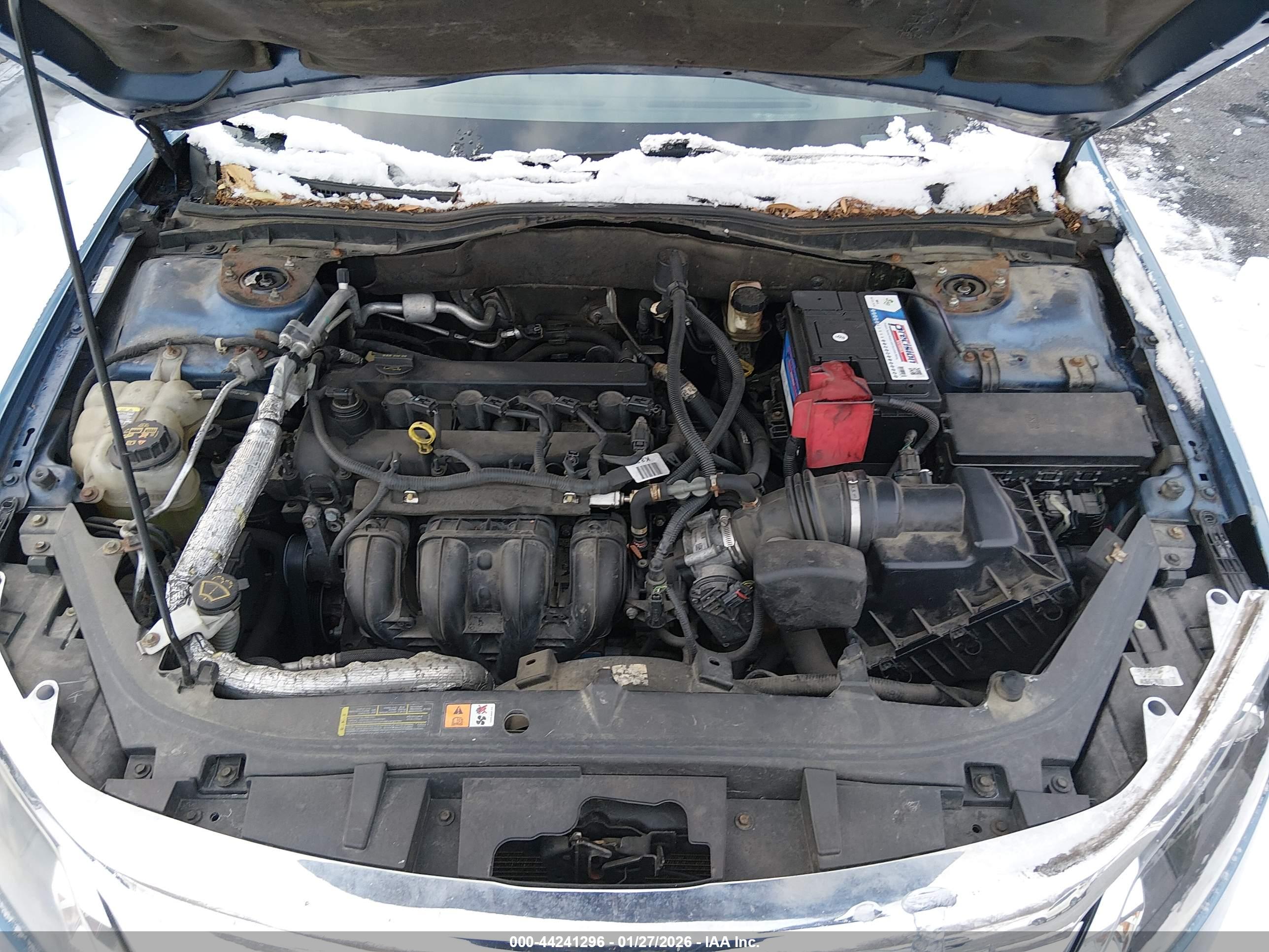 FORD FUSION image 10