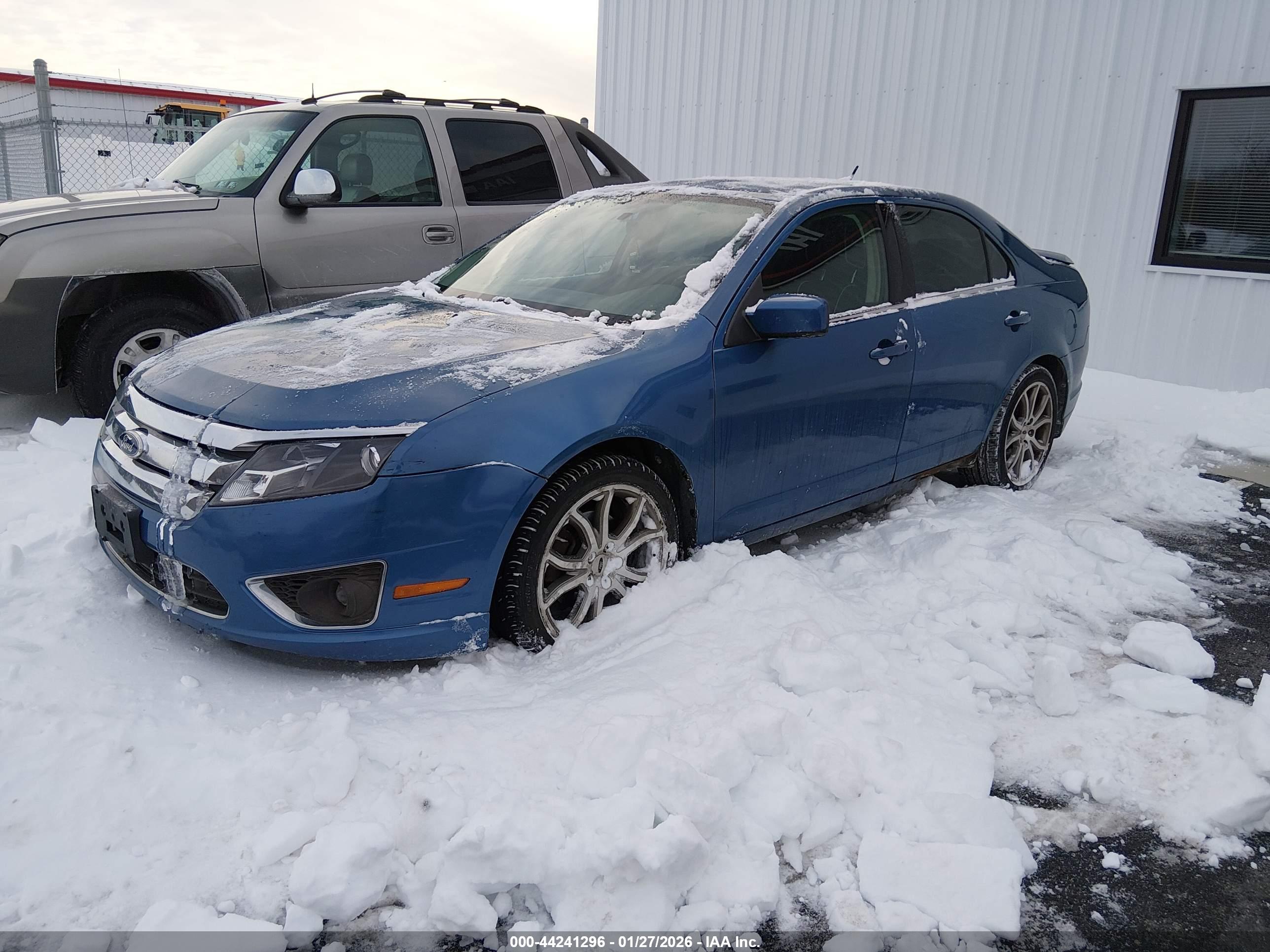 FORD FUSION image 2
